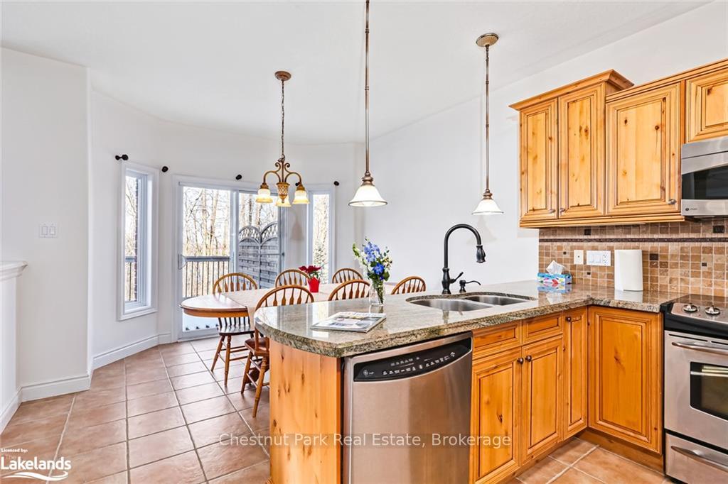 Photo 15 of 23 Chamberlain Crescent, Collingwood — HOMEH