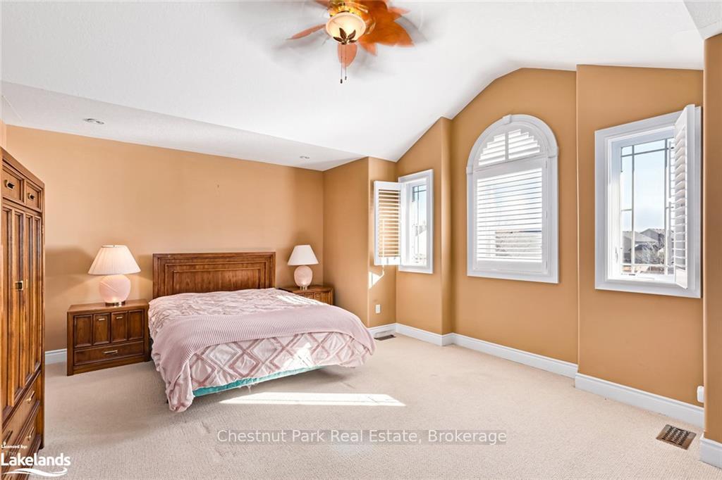 Photo 24 of 23 Chamberlain Crescent, Collingwood — HOMEH