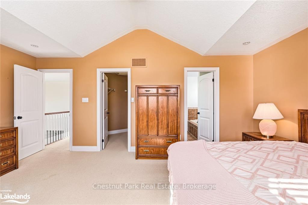 Photo 26 of 23 Chamberlain Crescent, Collingwood — HOMEH