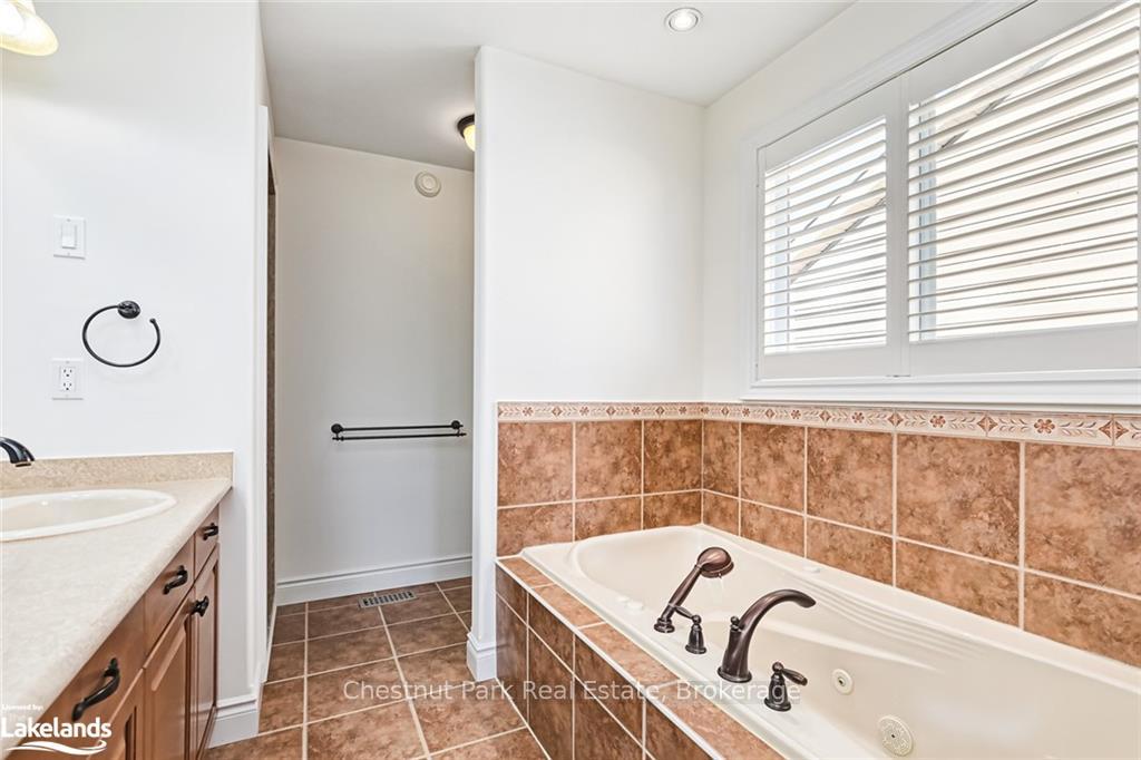 Photo 28 of 23 Chamberlain Crescent, Collingwood — HOMEH