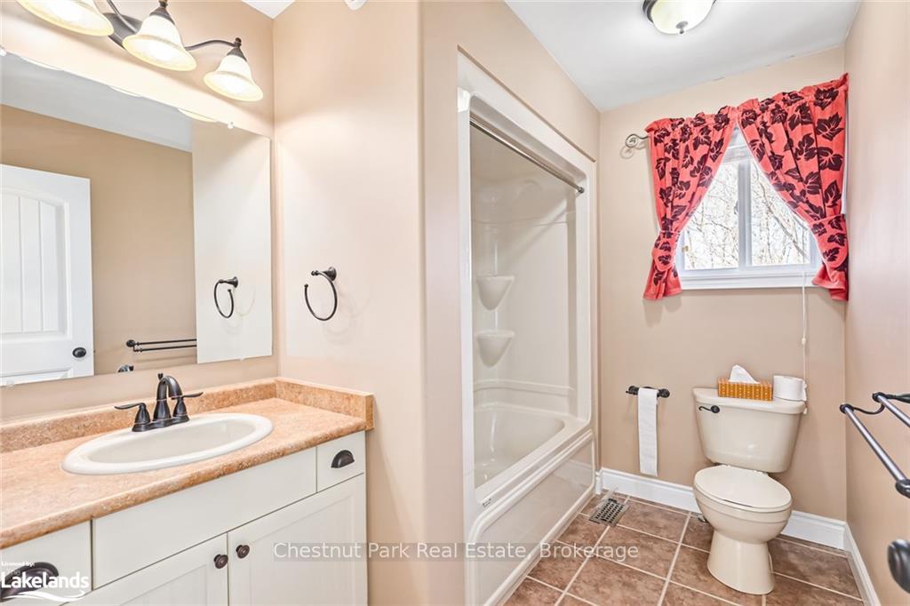 Photo 33 of 23 Chamberlain Crescent, Collingwood — HOMEH