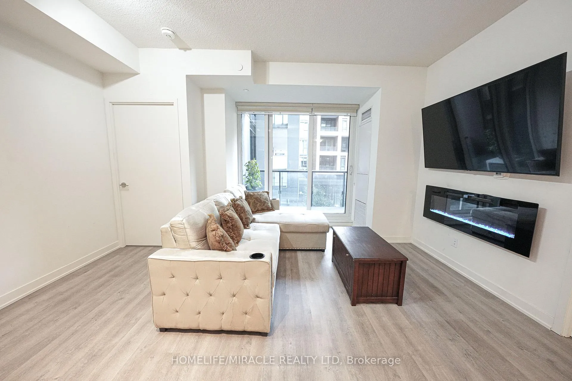 Photo 9 of Unit 705, 8119 Birchmount Road, Markham, Unionville — HOMEH
