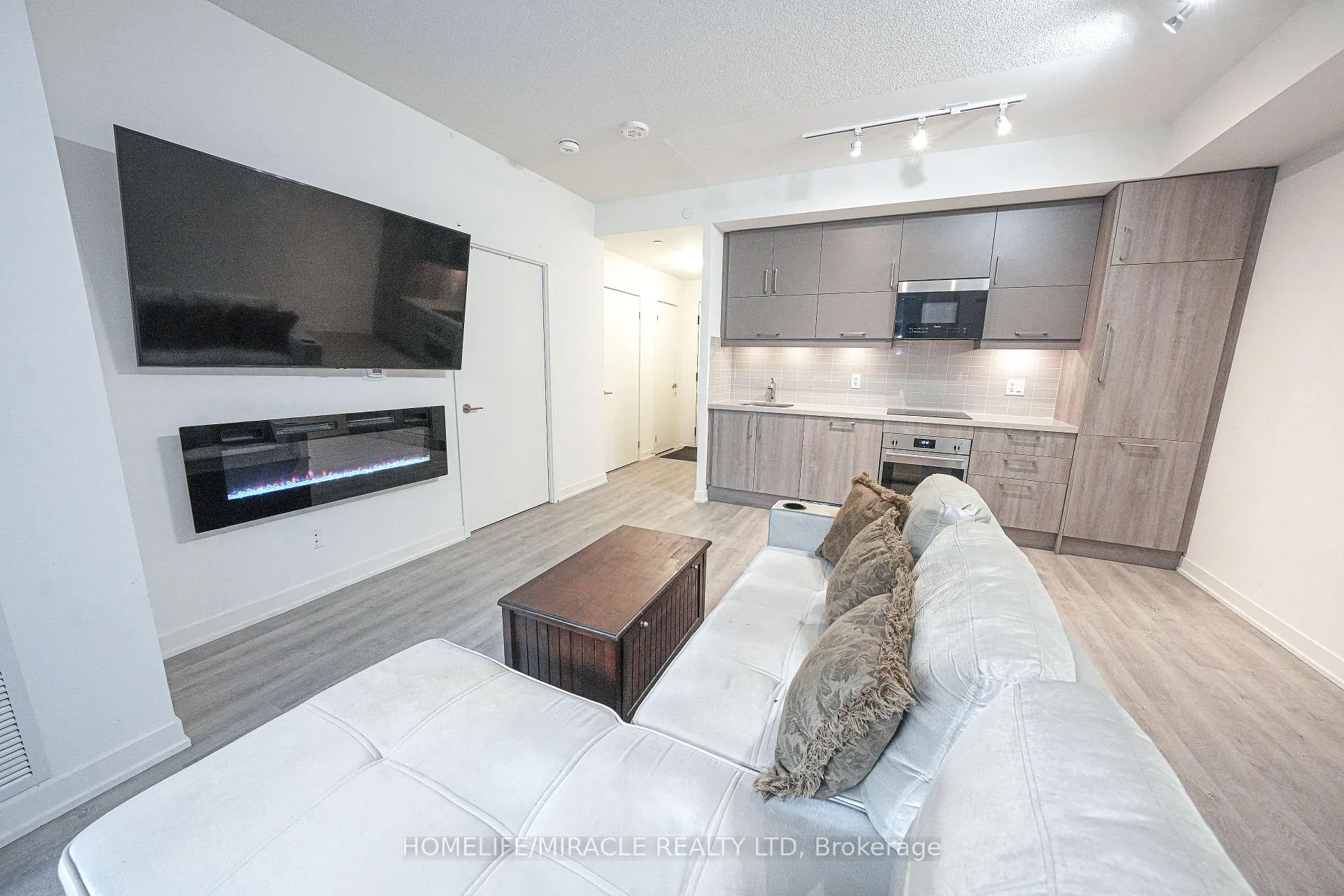 Photo 11 of Unit 705, 8119 Birchmount Road, Markham, Unionville — HOMEH