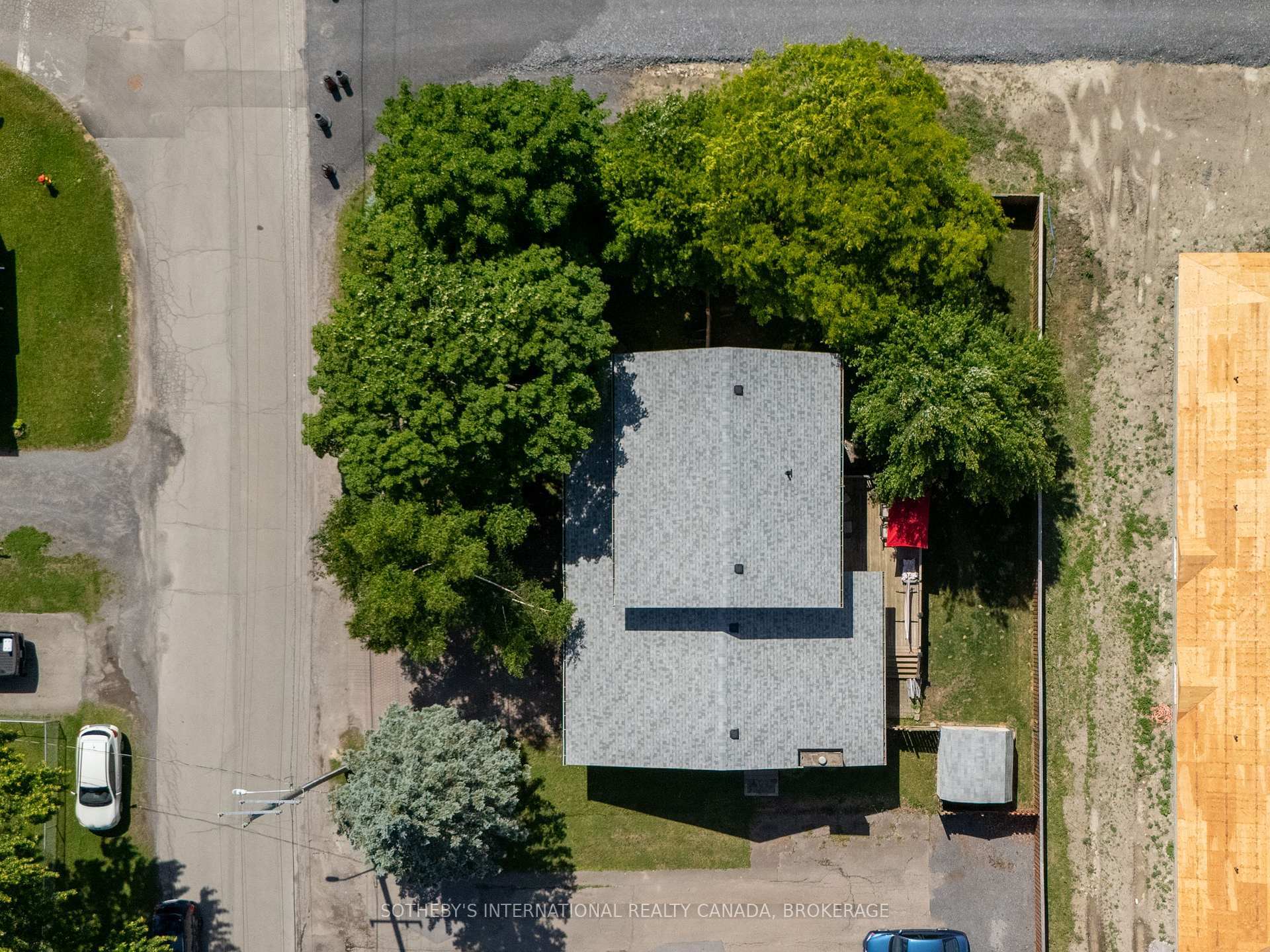 Photo 7 of 480 Second Street, Gananoque — HOMEH