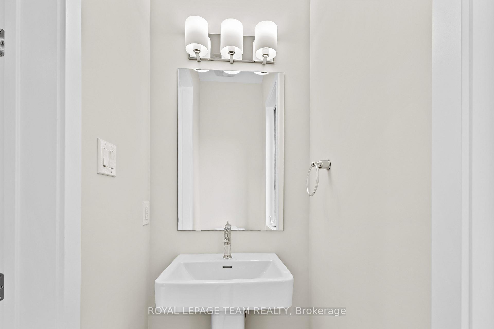 Photo 4 of 608 Expansion Road, Ottawa, Barrhaven - Half Moon Bay — HOMEH