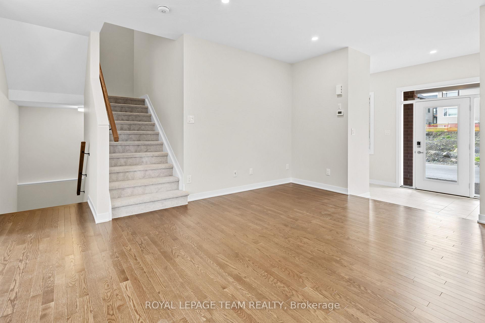 Photo 6 of 608 Expansion Road, Ottawa, Barrhaven - Half Moon Bay — HOMEH