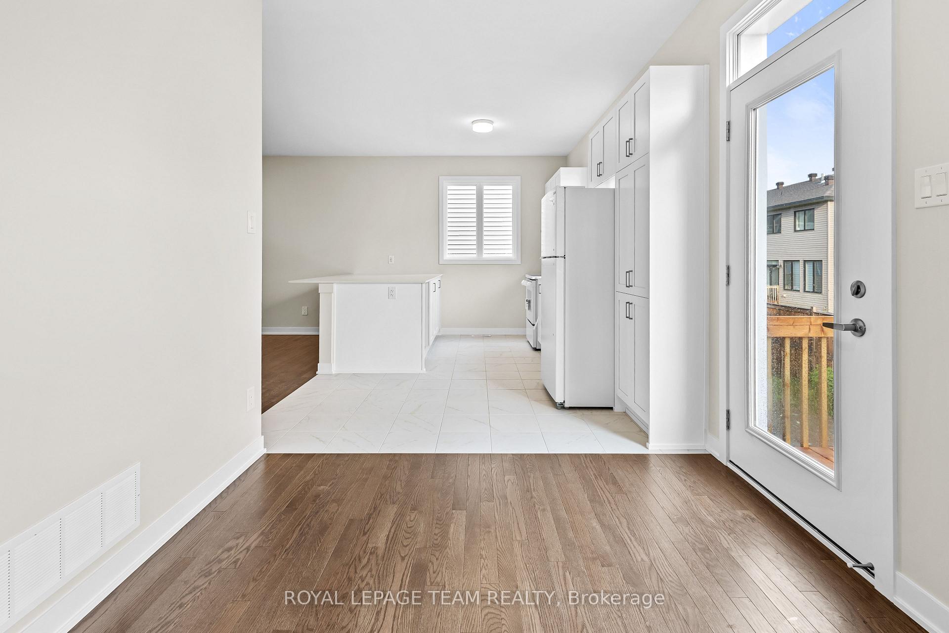 Photo 11 of 608 Expansion Road, Ottawa, Barrhaven - Half Moon Bay — HOMEH