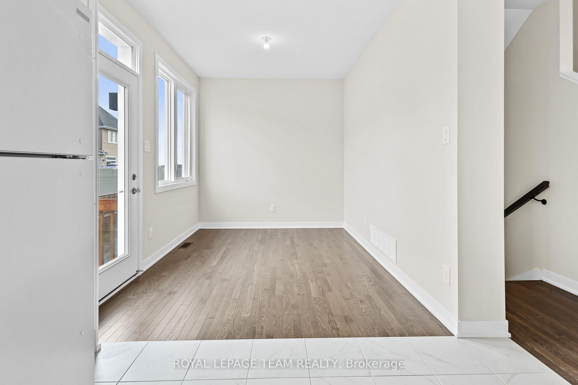 Photo 12 of 608 Expansion Road, Ottawa, Barrhaven - Half Moon Bay — HOMEH