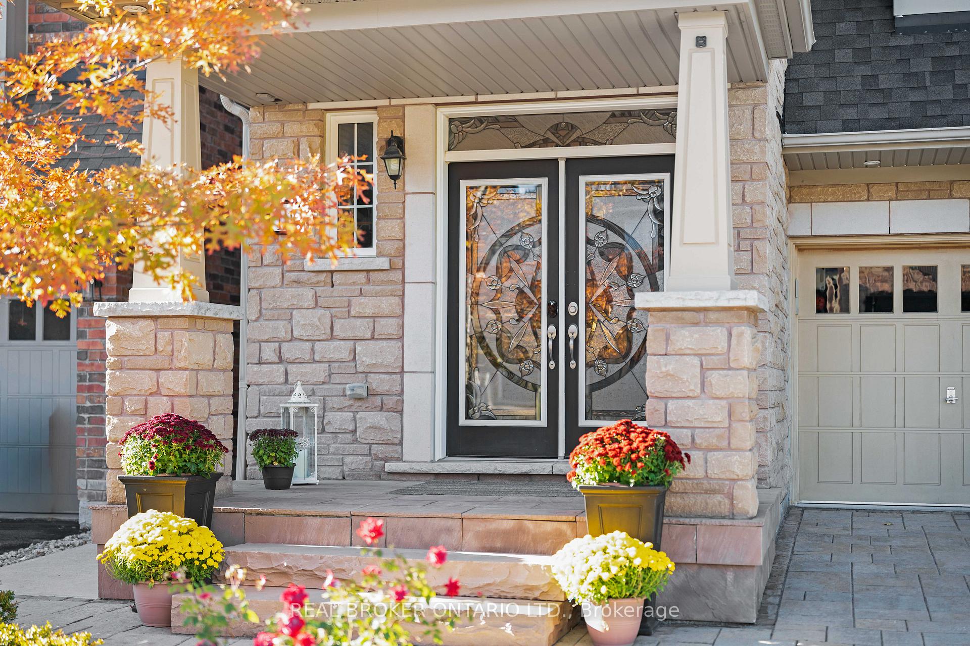 Photo 5 of 11 McEchearn Crescent, Caledon, Rural Caledon — HOMEH