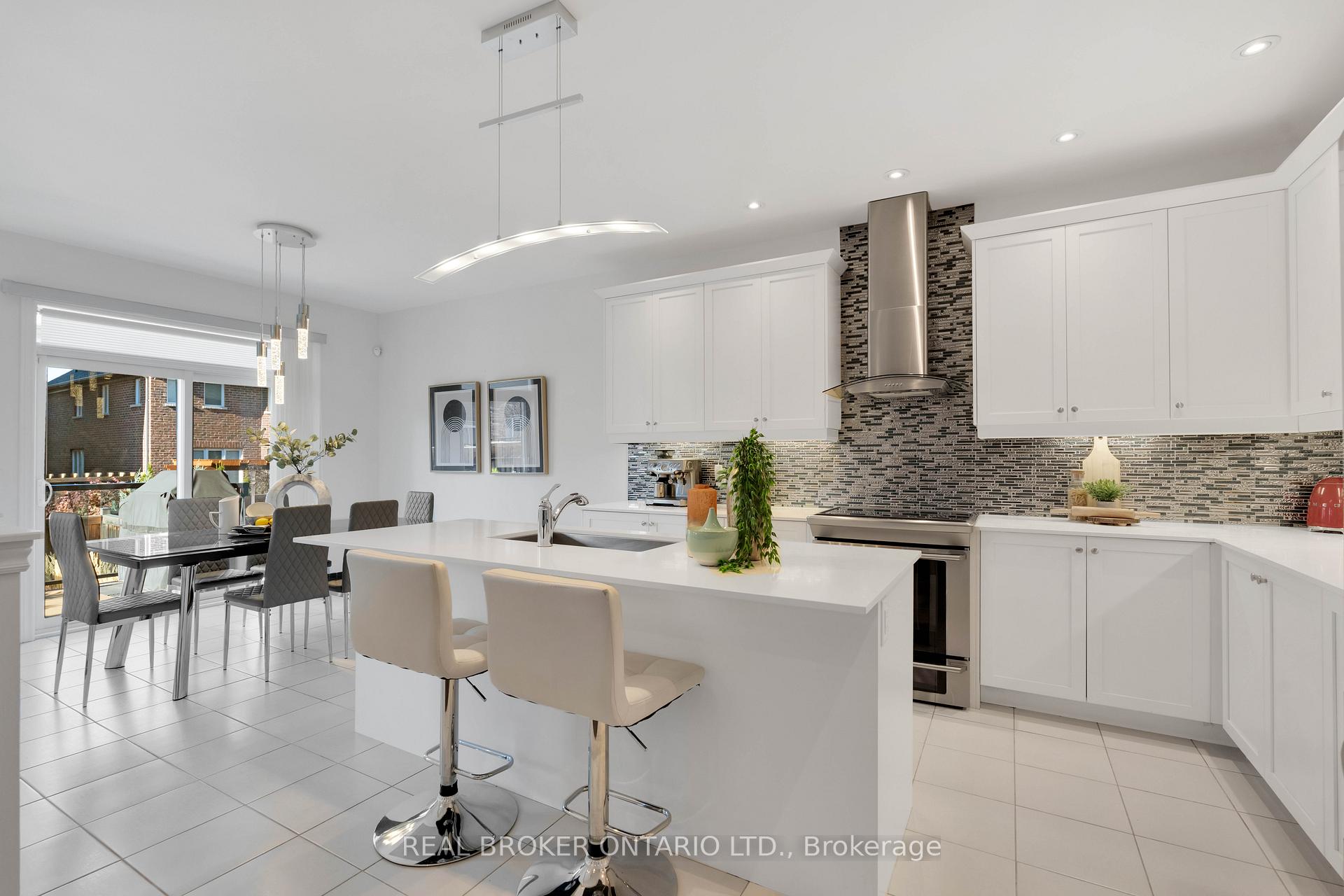 Photo 15 of 11 McEchearn Crescent, Caledon, Rural Caledon — HOMEH