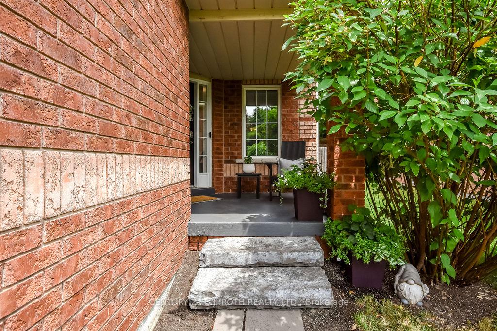 Photo 3 of 78 Gore Drive, Barrie, Ardagh — HOMEH