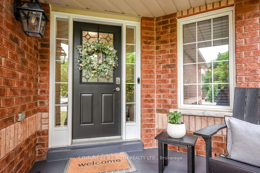 Photo 4 of 78 Gore Drive, Barrie, Ardagh — HOMEH