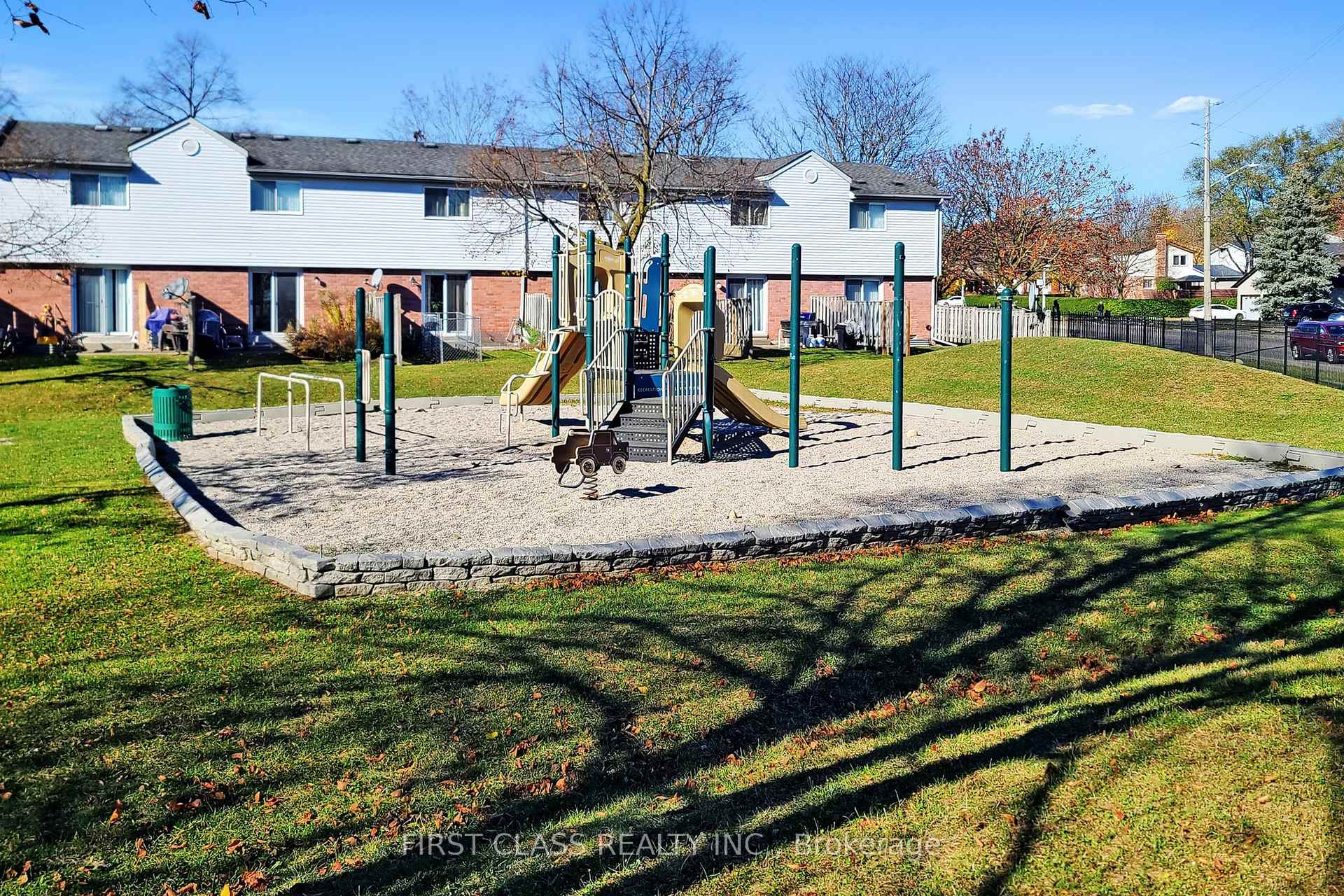 Photo 75 of Unit 49, 40 Imperial Road N, Guelph, Willow West/Sugarbush/West Acres — HOMEH