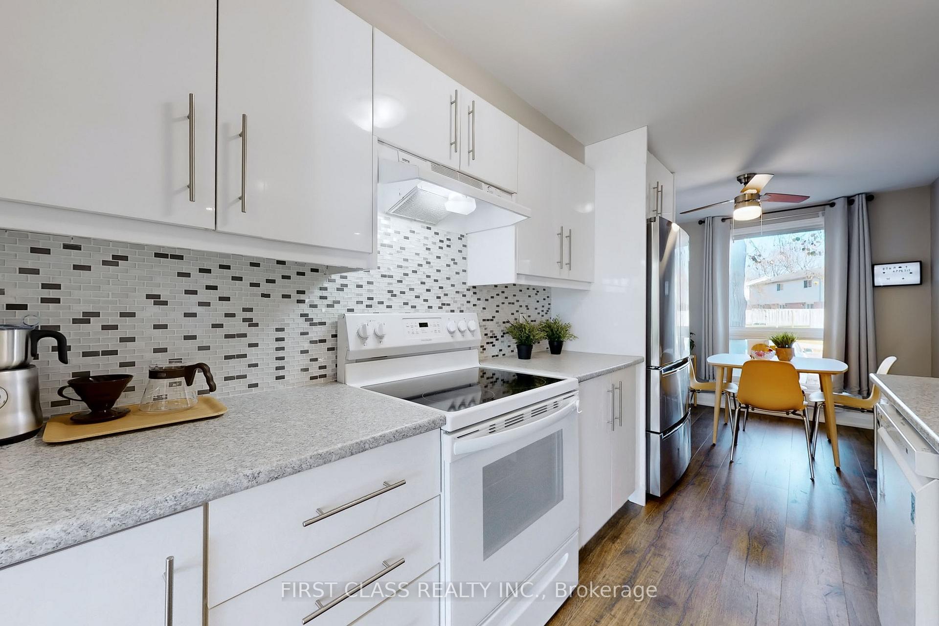 Photo 10 of Unit 49, 40 Imperial Road N, Guelph, Willow West/Sugarbush/West Acres — HOMEH