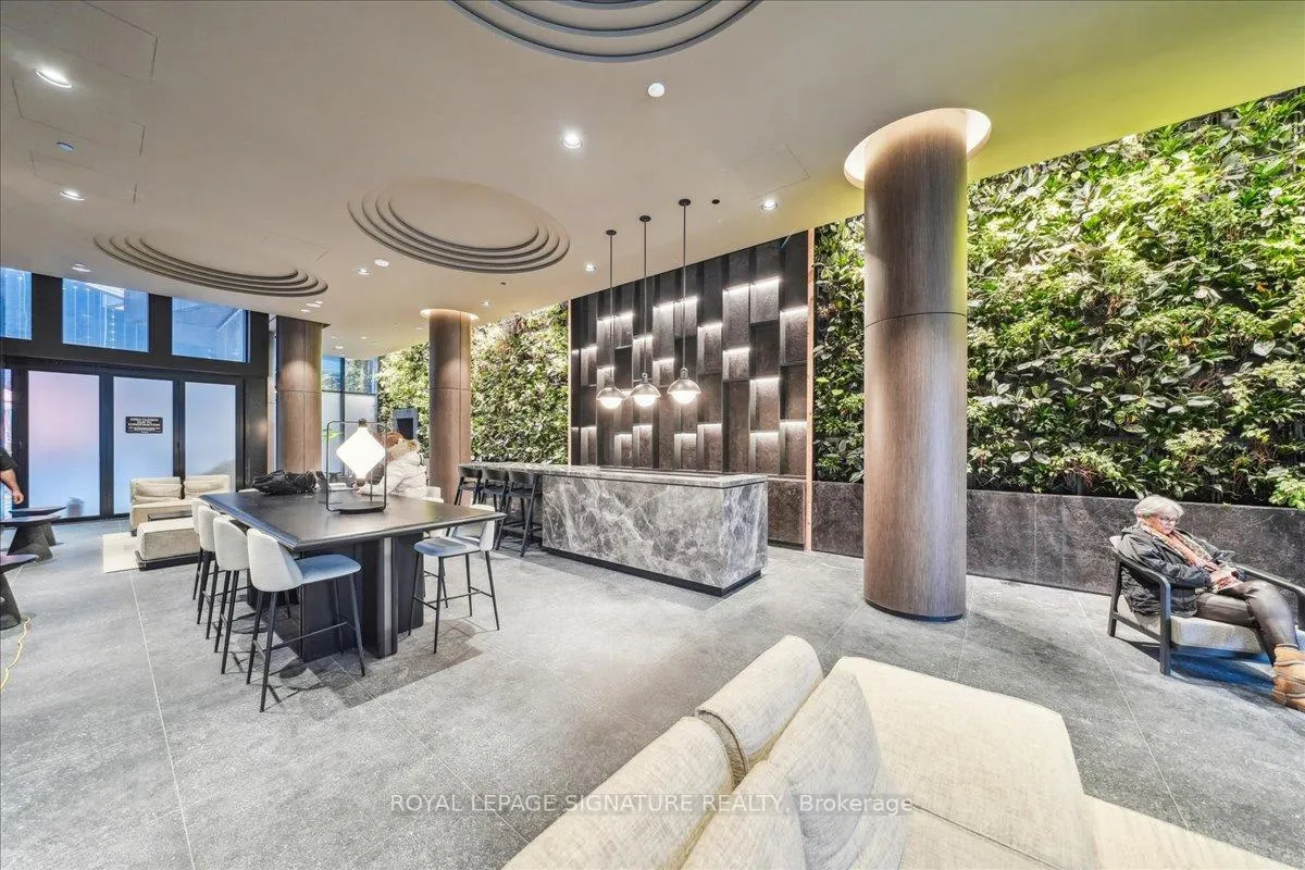 Photo 4 of Unit 1313, 120 Broadway Avenue, Toronto, Mount Pleasant West — HOMEH