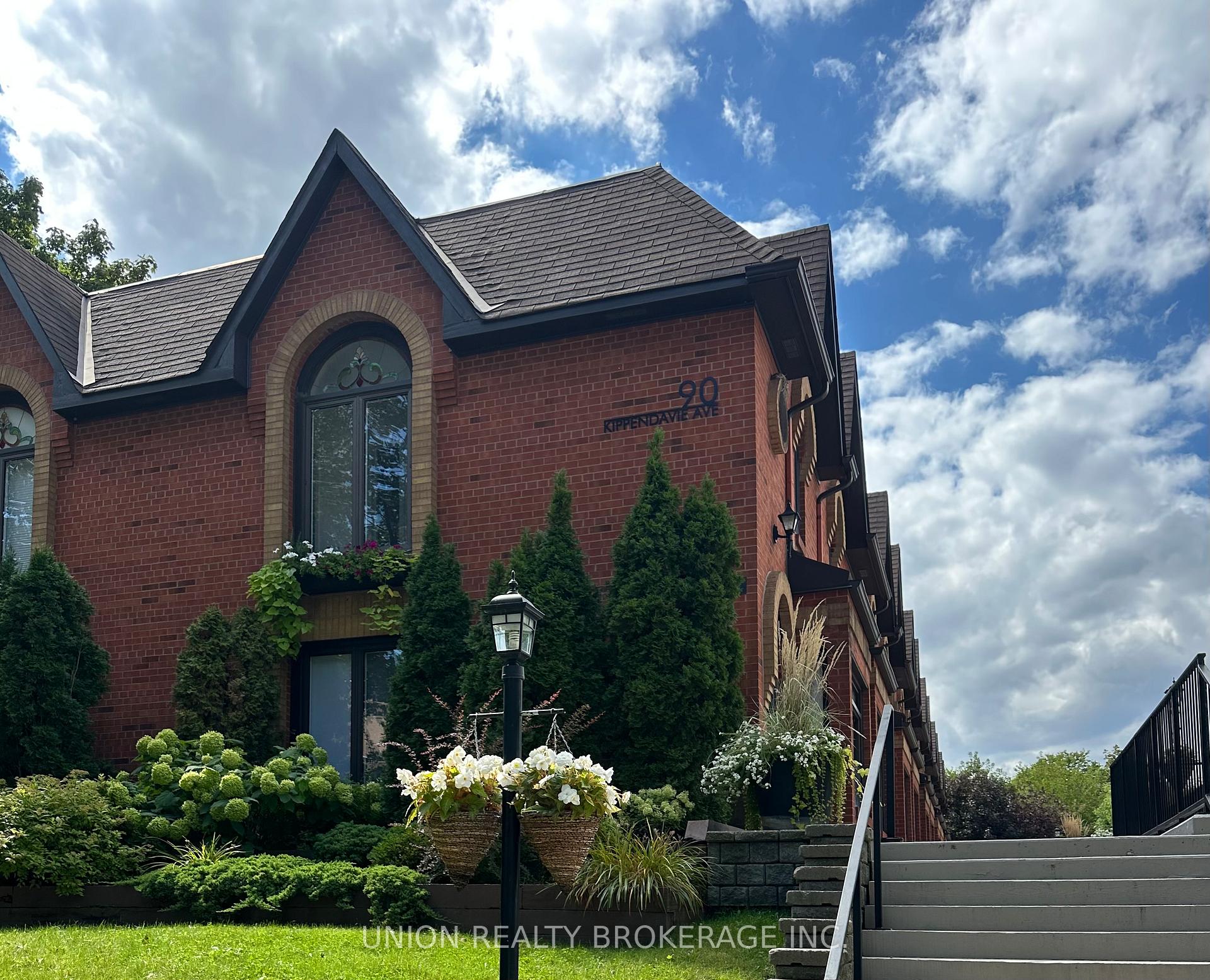 Photo 1 of Unit 9, 90 Kippendavie Avenue, Toronto, The Beaches — HOMEH