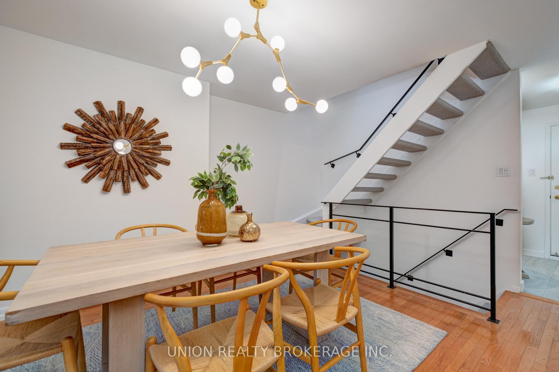 Photo 5 of Unit 9, 90 Kippendavie Avenue, Toronto, The Beaches — HOMEH