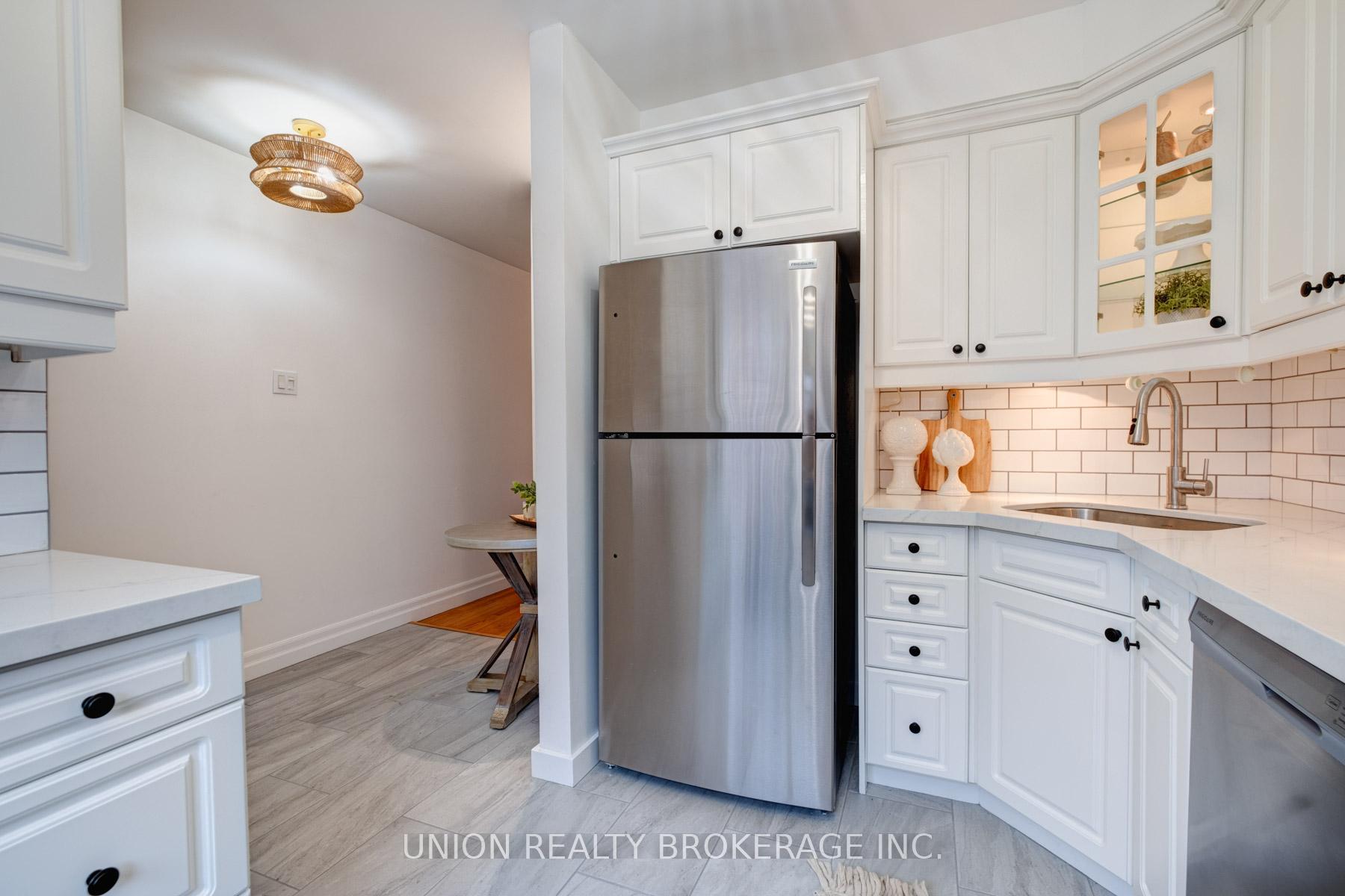 Photo 12 of Unit 9, 90 Kippendavie Avenue, Toronto, The Beaches — HOMEH