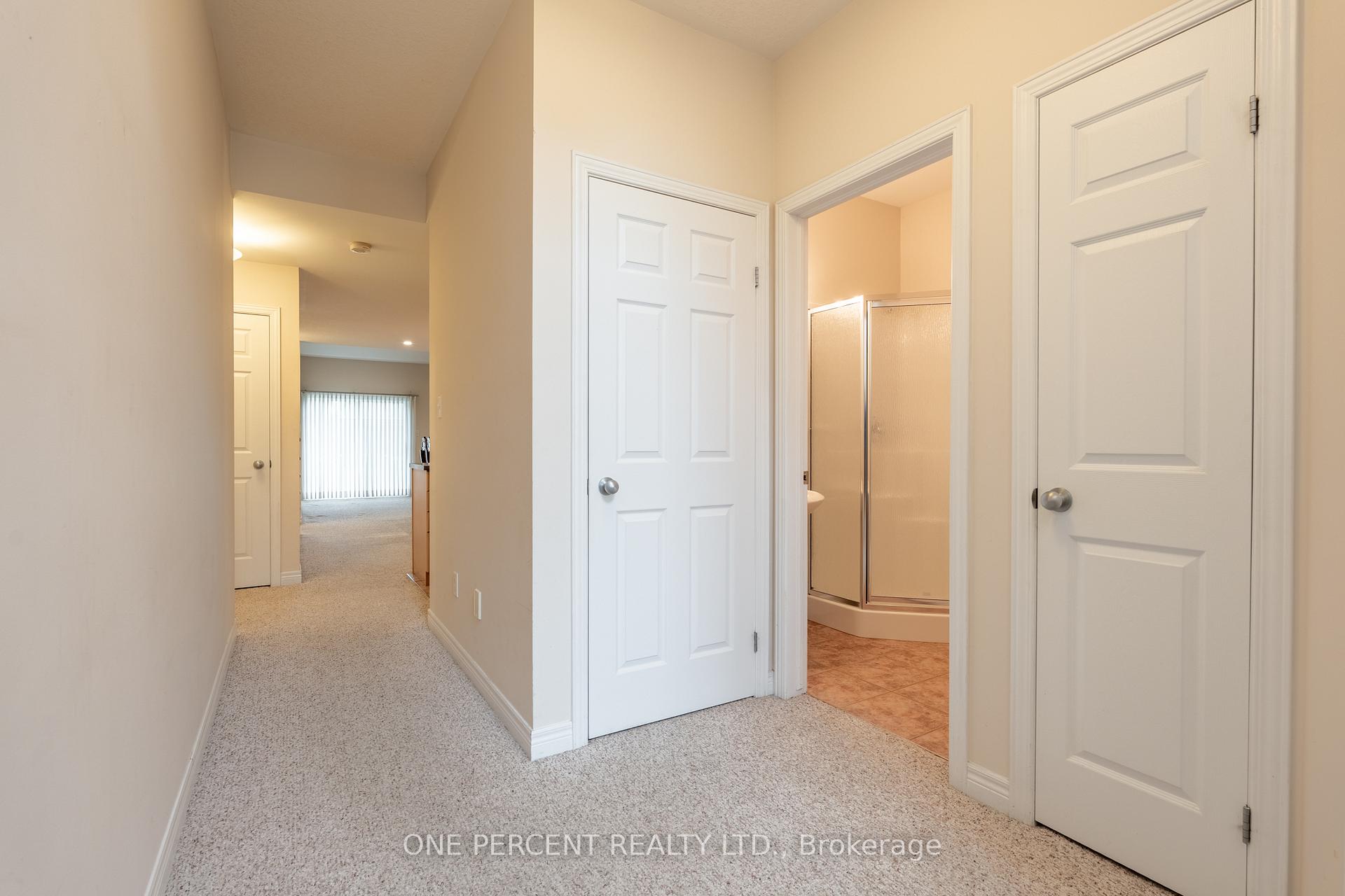 Photo 2 of 104 Oakhampton Trail, Hamilton, Twenty Place — HOMEH