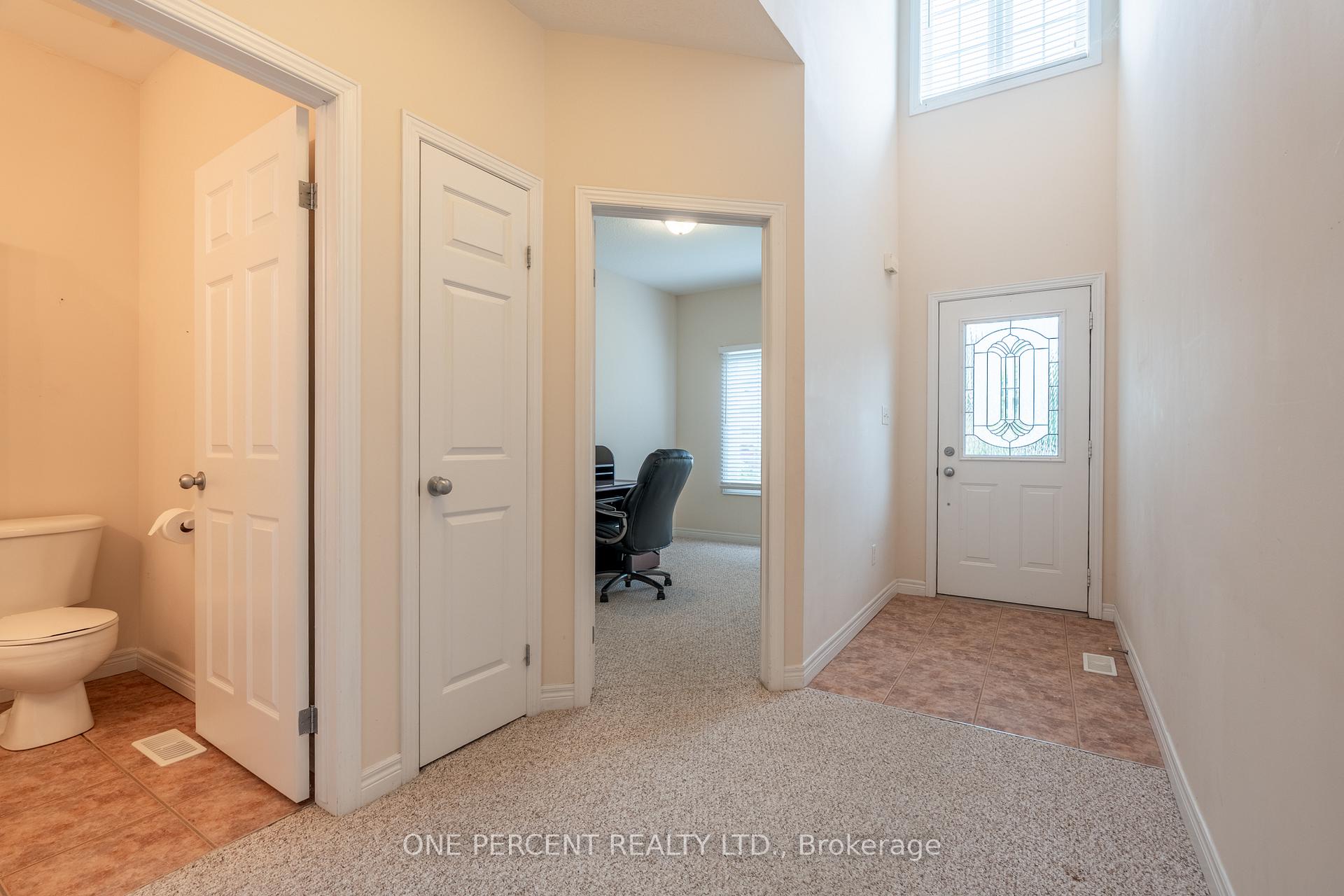Photo 3 of 104 Oakhampton Trail, Hamilton, Twenty Place — HOMEH
