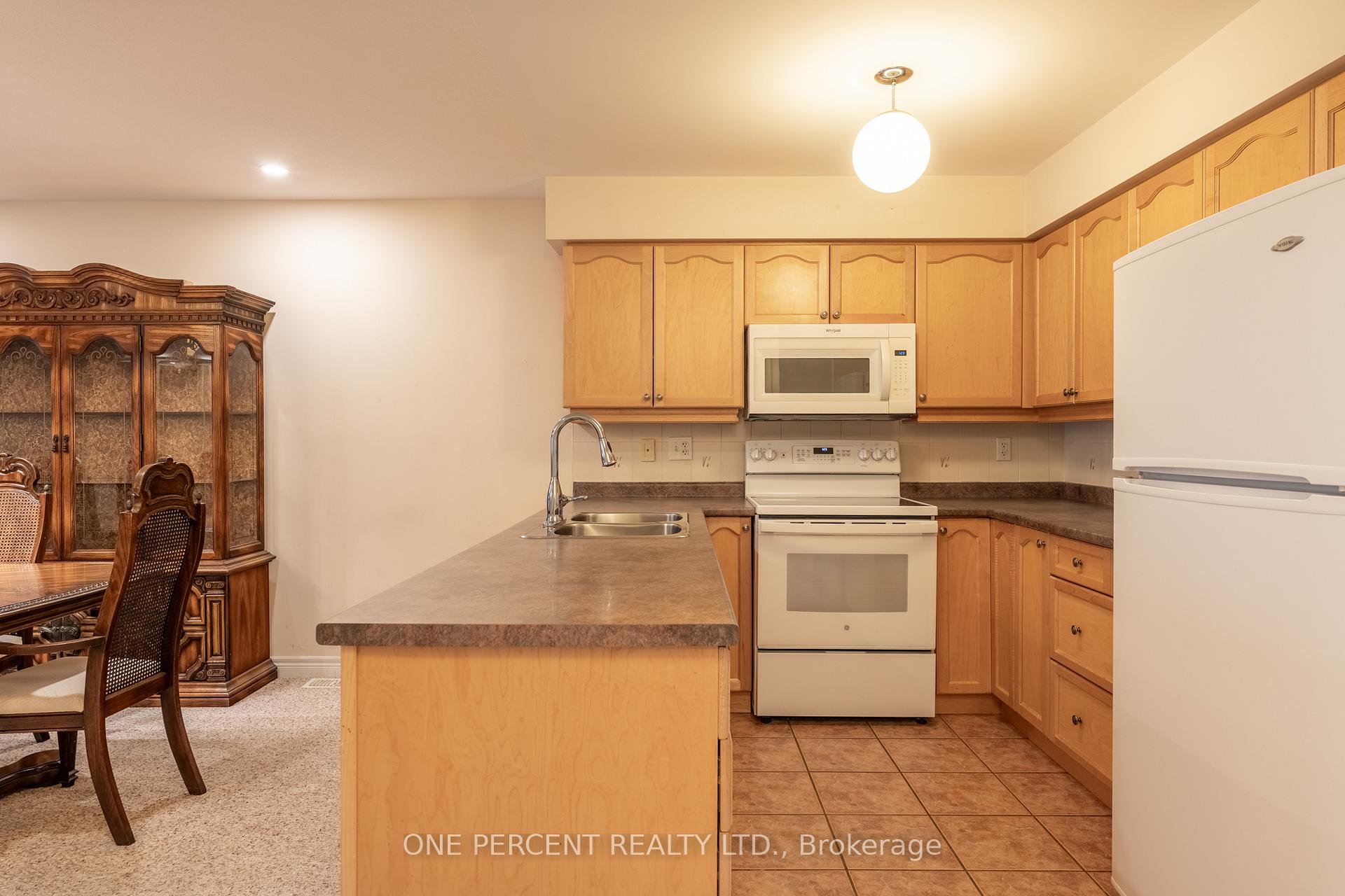 Photo 5 of 104 Oakhampton Trail, Hamilton, Twenty Place — HOMEH