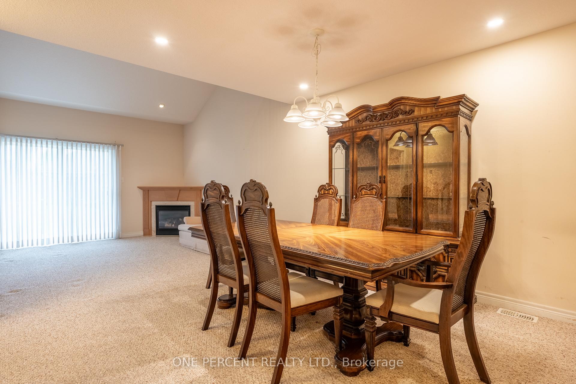 Photo 6 of 104 Oakhampton Trail, Hamilton, Twenty Place — HOMEH