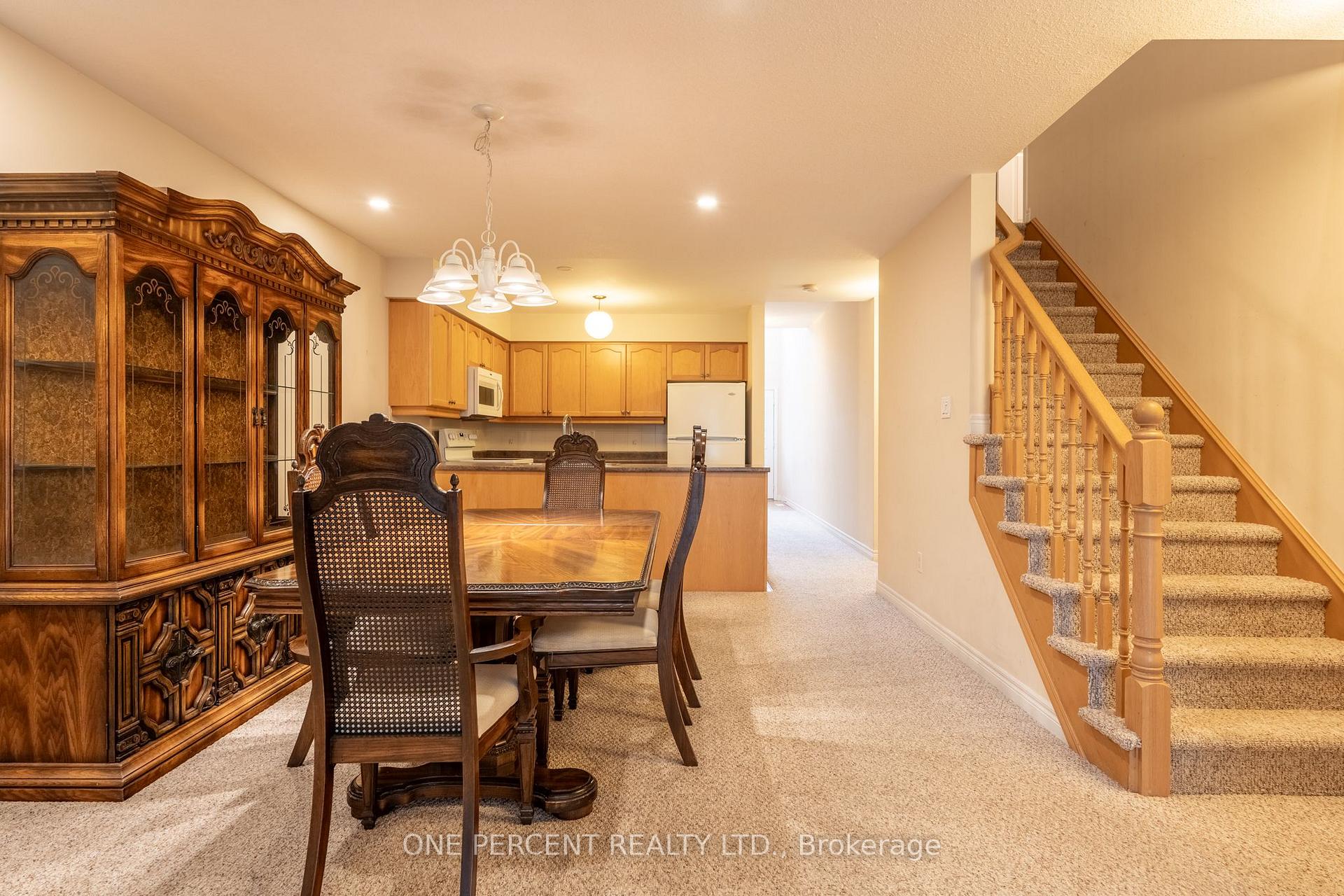 Photo 7 of 104 Oakhampton Trail, Hamilton, Twenty Place — HOMEH