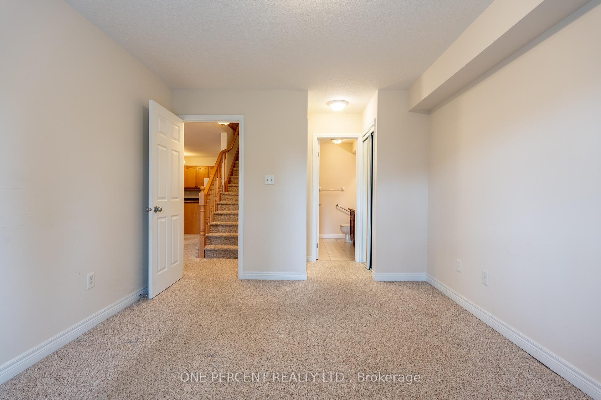 Photo 11 of 104 Oakhampton Trail, Hamilton, Twenty Place — HOMEH