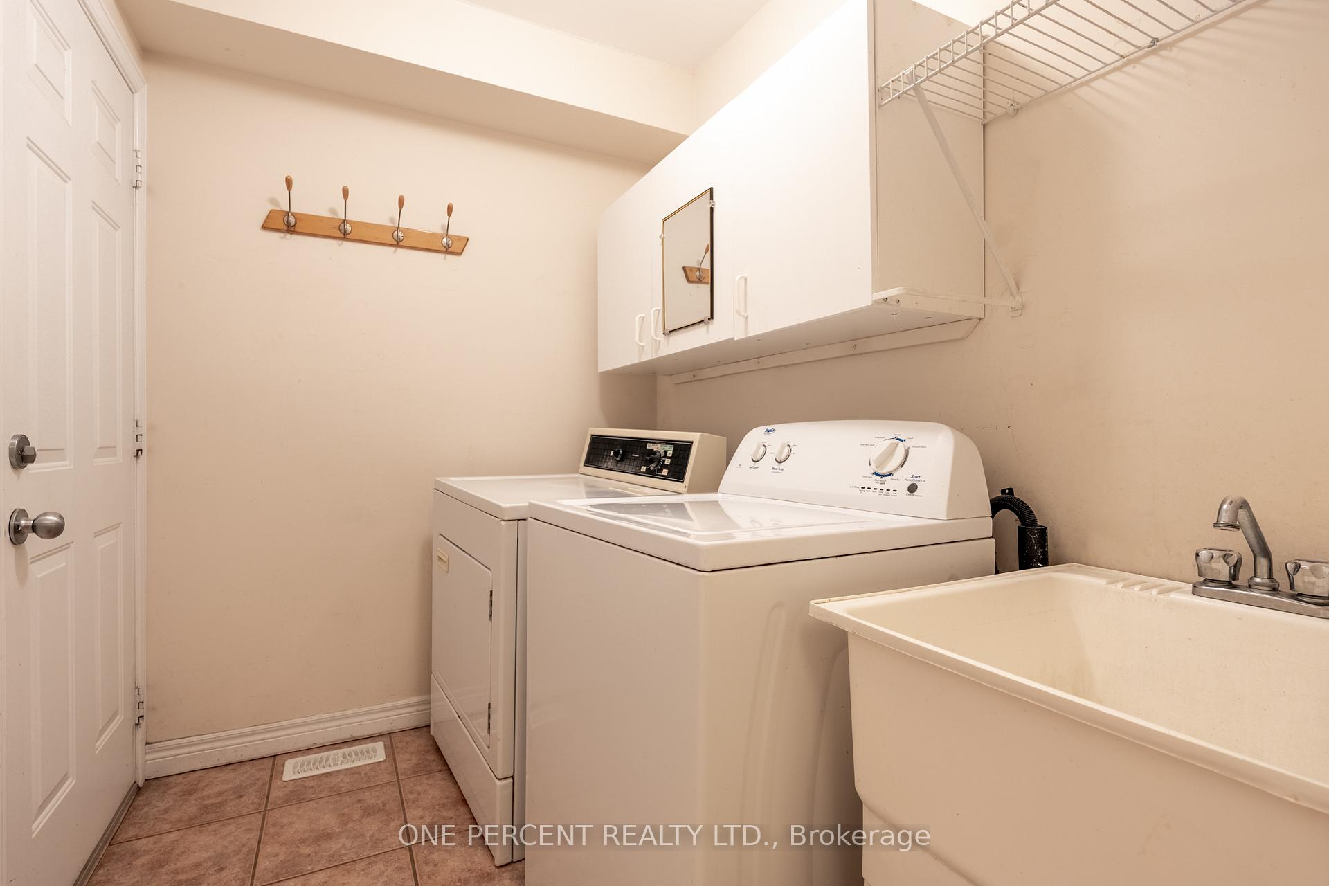 Photo 15 of 104 Oakhampton Trail, Hamilton, Twenty Place — HOMEH