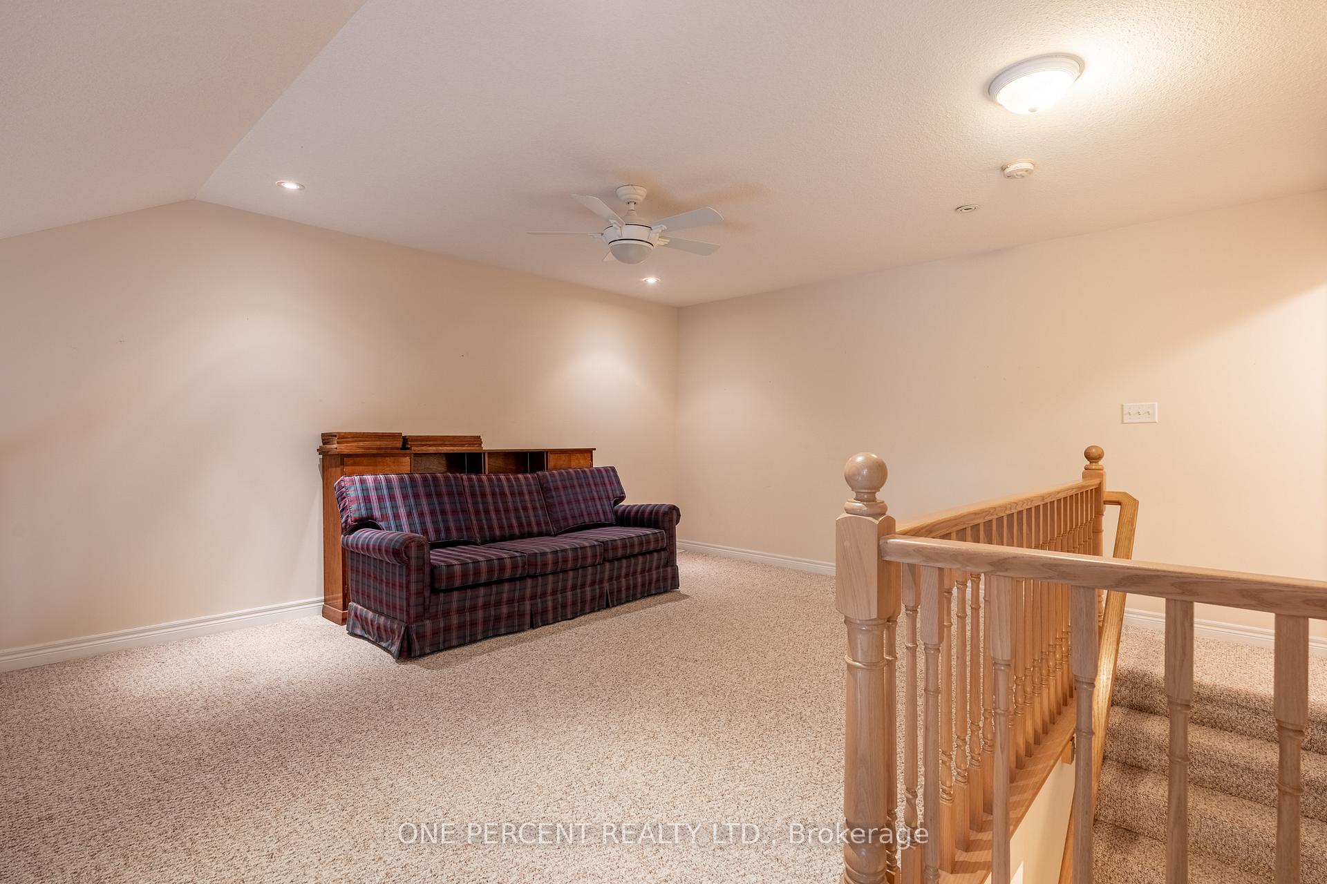 Photo 16 of 104 Oakhampton Trail, Hamilton, Twenty Place — HOMEH