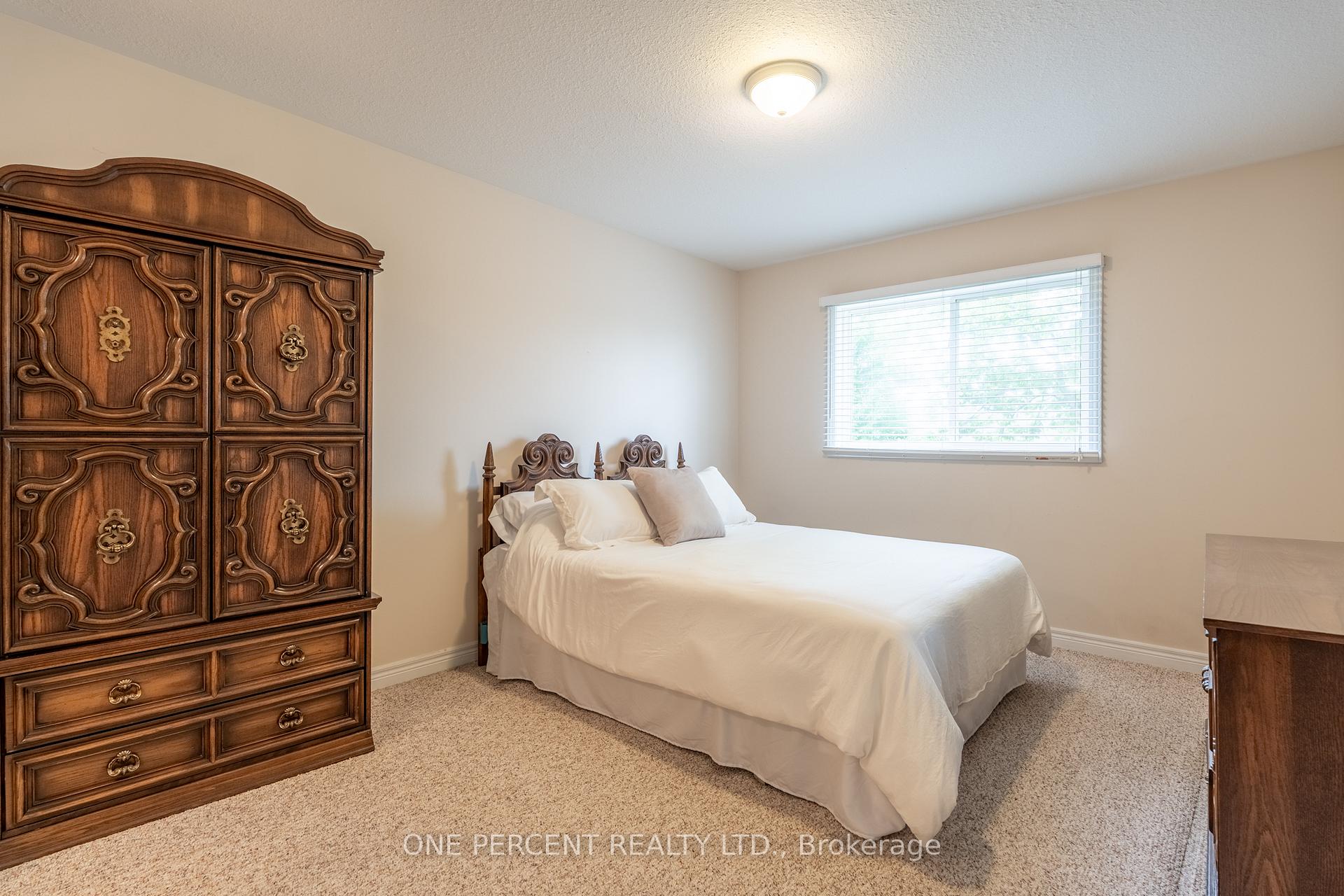 Photo 18 of 104 Oakhampton Trail, Hamilton, Twenty Place — HOMEH
