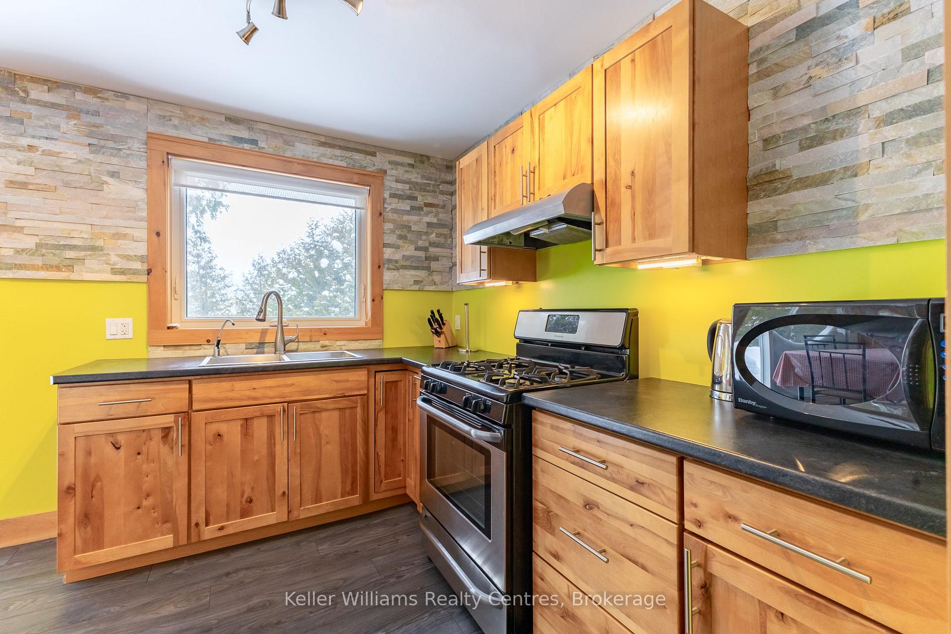 Photo 16 of 78341 John Street, Central Huron, Goderich — HOMEH