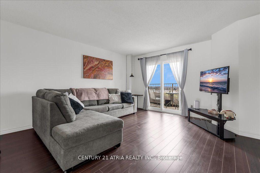 Photo 2 of Unit 14, 230 Blackhorne Drive, Kitchener — HOMEH