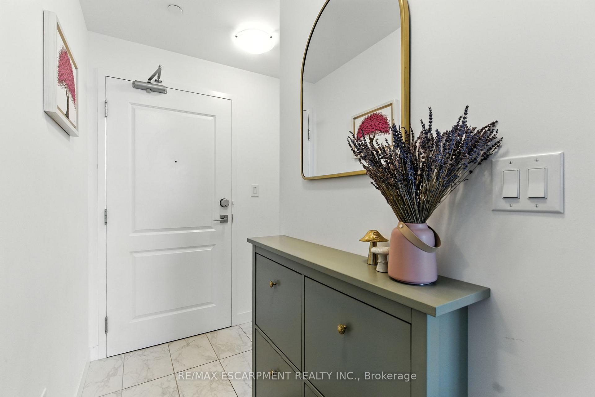 Photo 10 of Unit 313, 460 Dundas Street E, Hamilton, Waterdown — HOMEH
