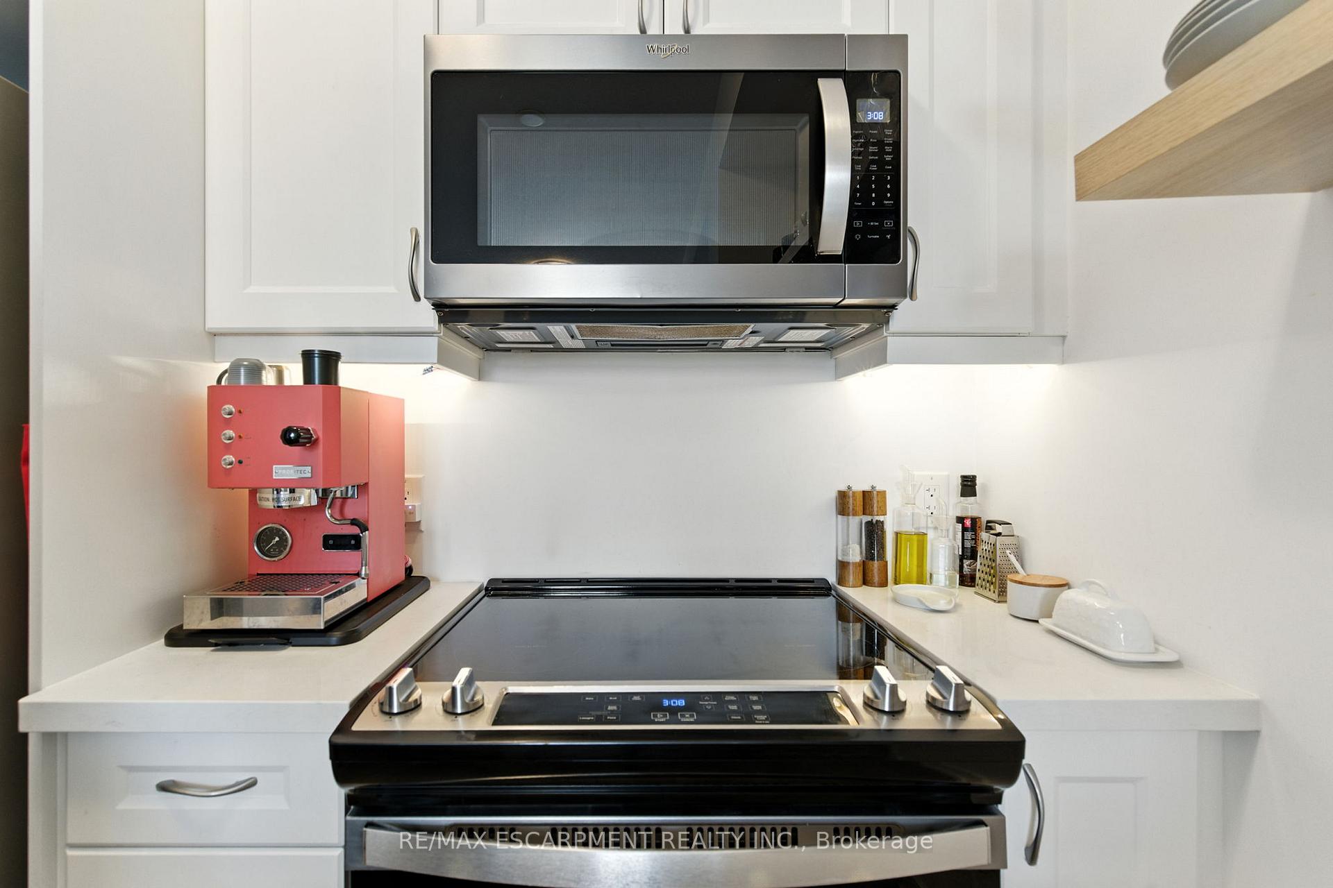Photo 12 of Unit 313, 460 Dundas Street E, Hamilton, Waterdown — HOMEH