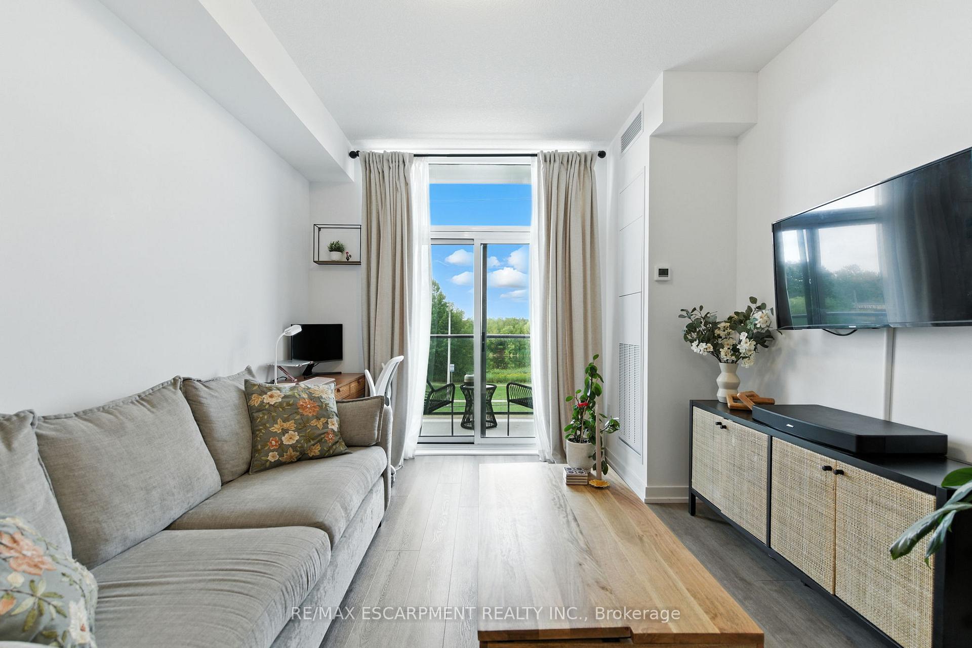 Photo 16 of Unit 313, 460 Dundas Street E, Hamilton, Waterdown — HOMEH