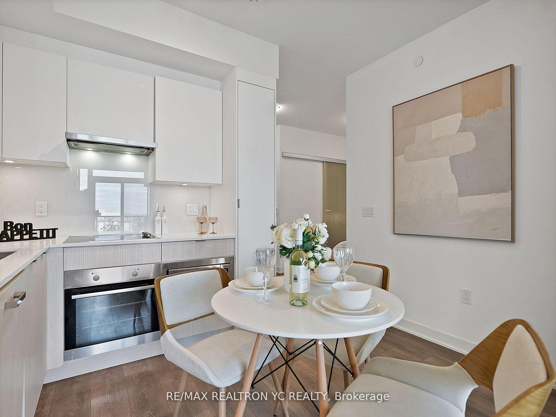 Photo 3 of Unit 2902, 99 Broadway Avenue, Toronto, Mount Pleasant West — HOMEH