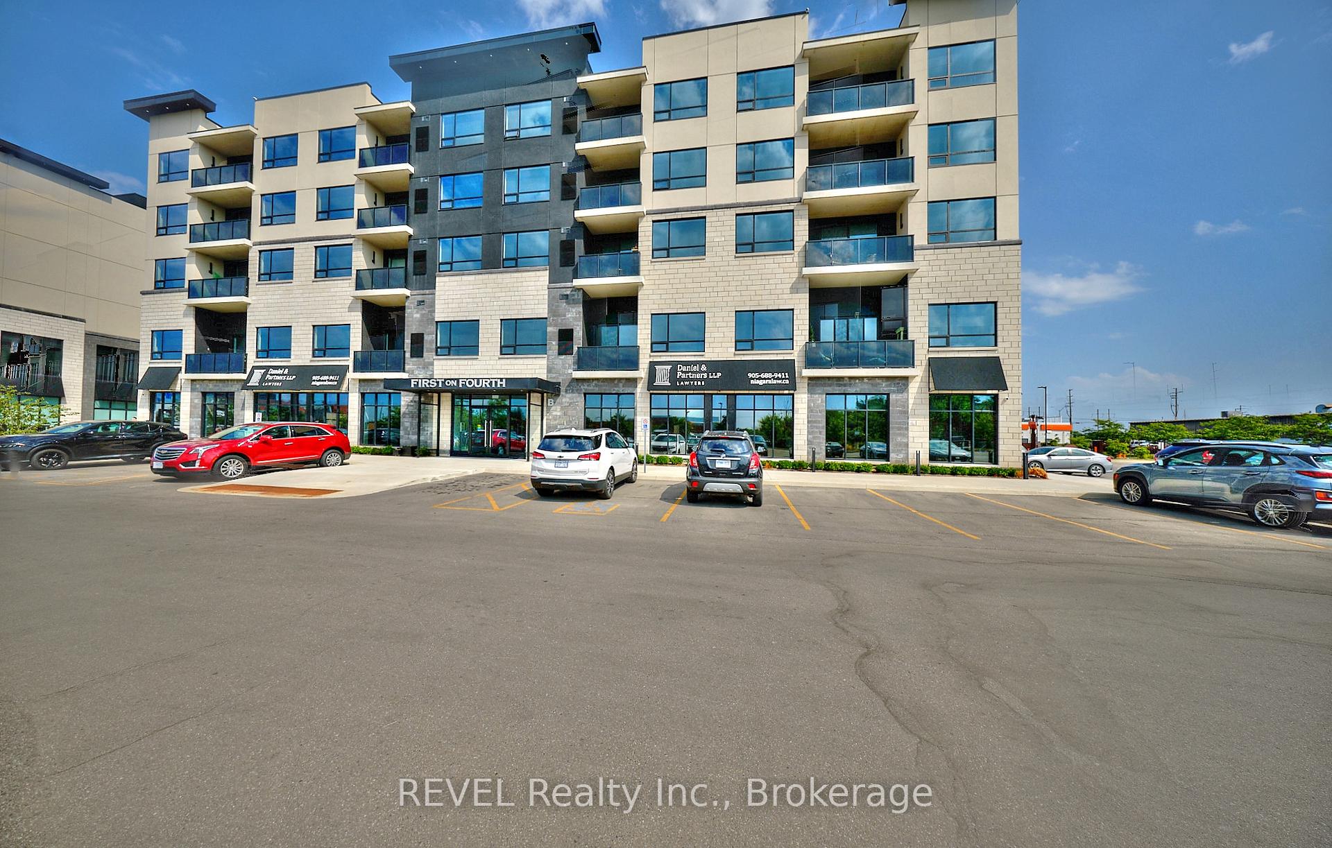 Photo 2 of Unit 305, 300B Fourth Avenue, St. Catharines, Ridley — HOMEH