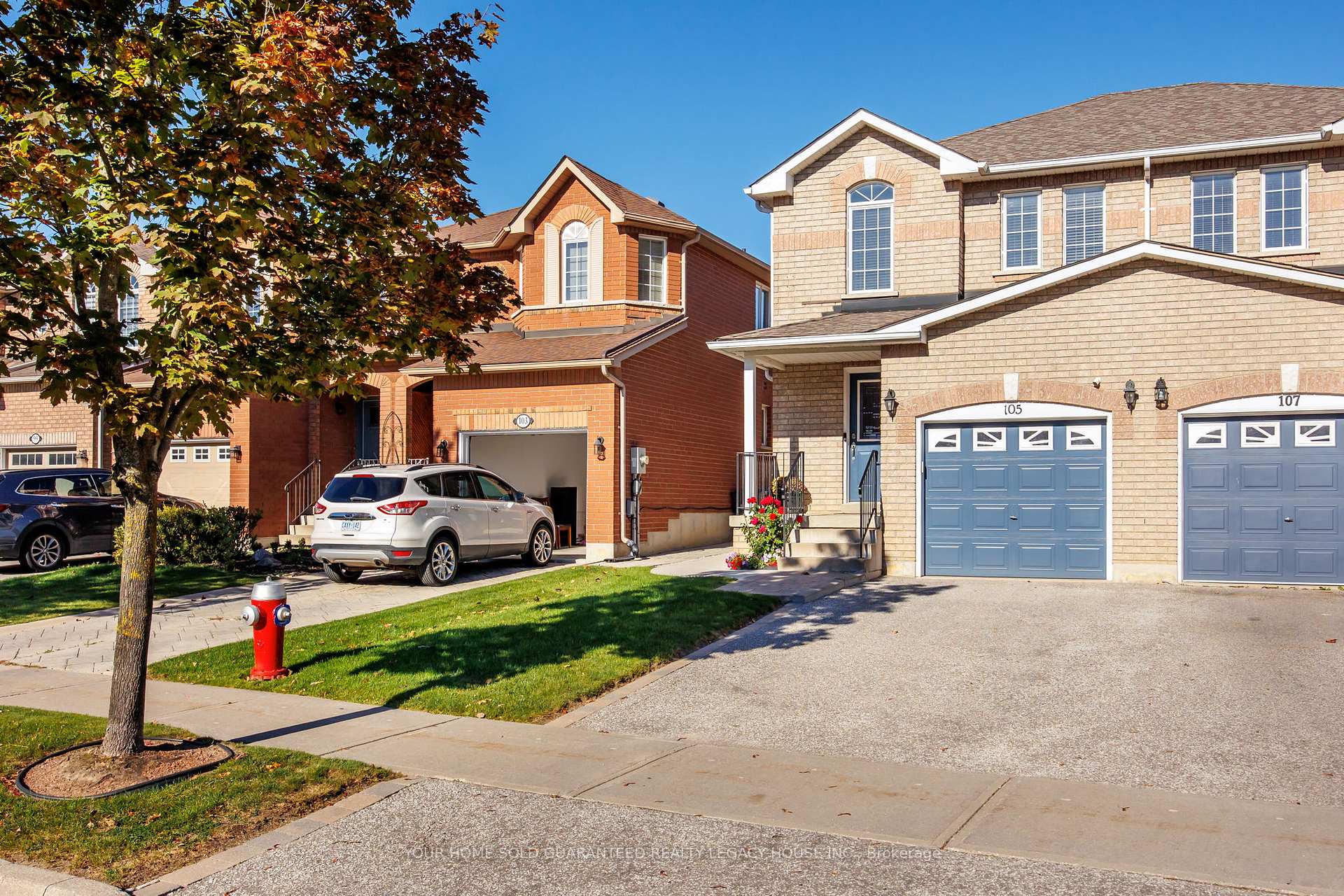 Front of 105 Knoll Haven Circle