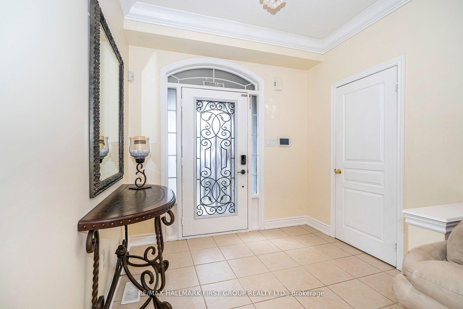 Photo 3 of 75 Muscat Crescent, Ajax, Northeast Ajax — HOMEH