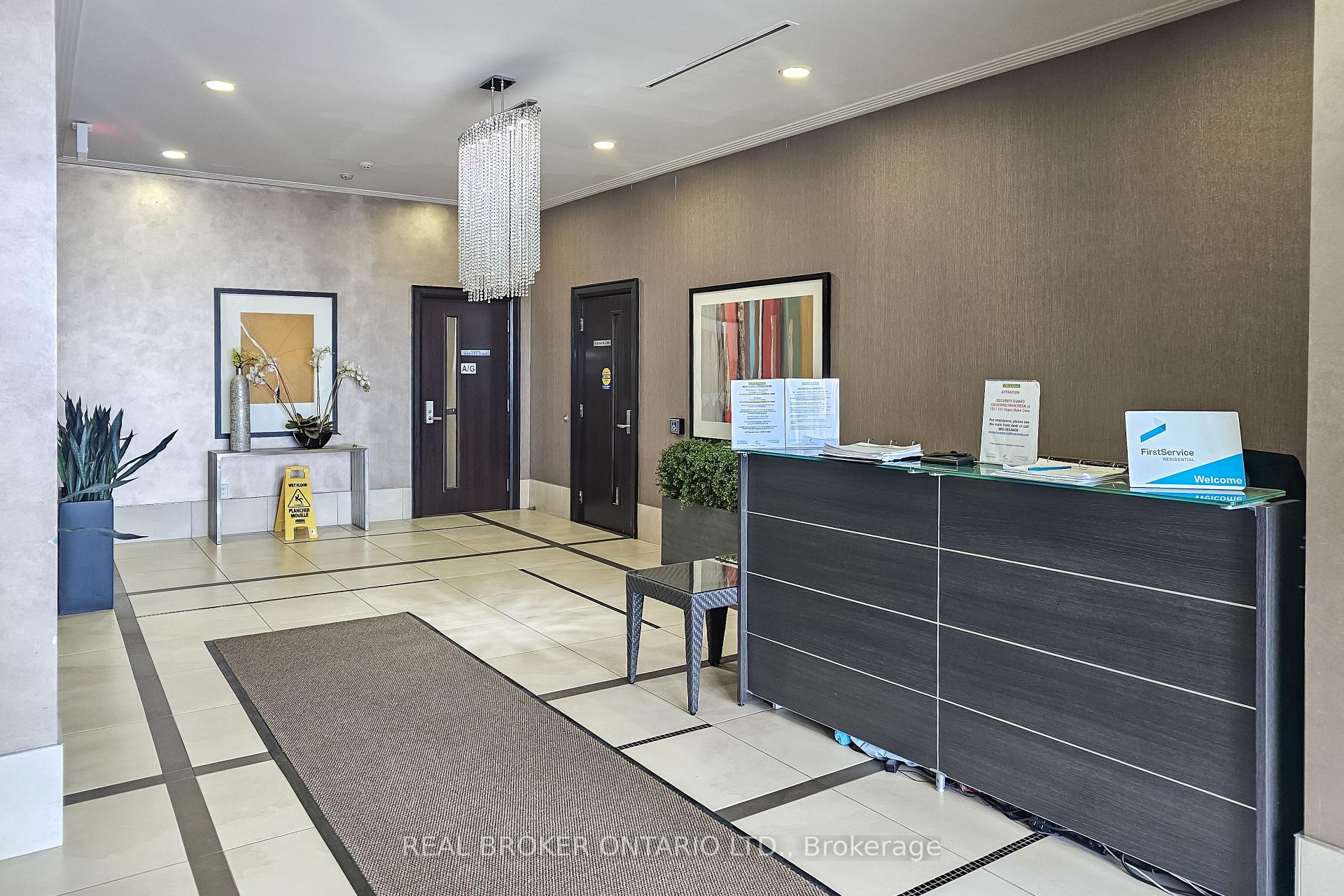 Photo 4 of Unit 301, 111 Upper Duke Crescent, Markham, Unionville — HOMEH
