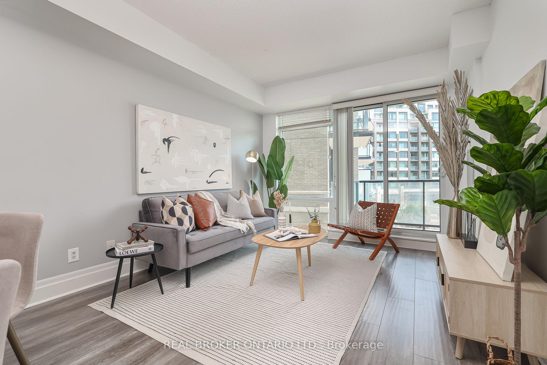 Photo 10 of Unit 301, 111 Upper Duke Crescent, Markham, Unionville — HOMEH