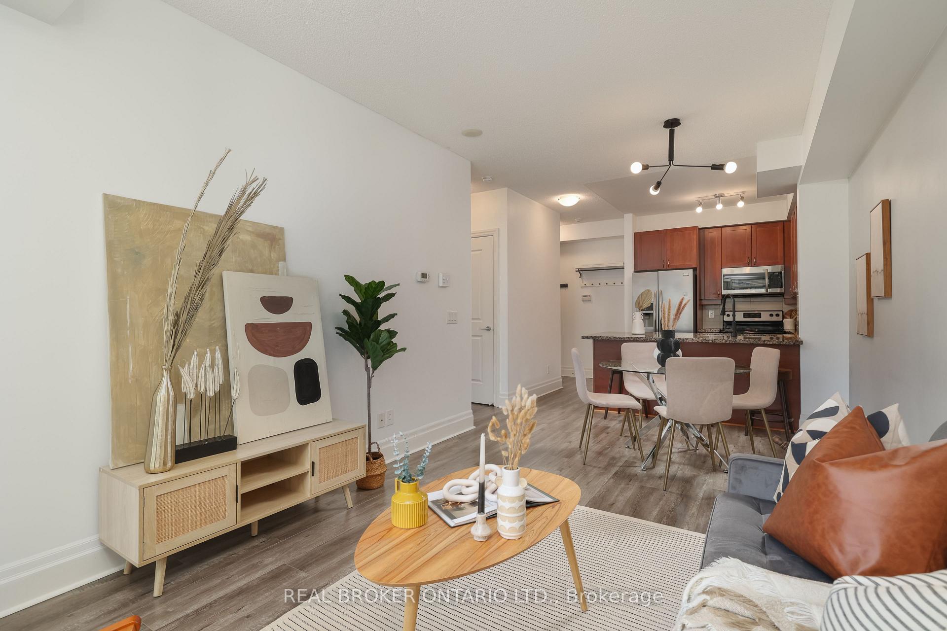 Photo 14 of Unit 301, 111 Upper Duke Crescent, Markham, Unionville — HOMEH