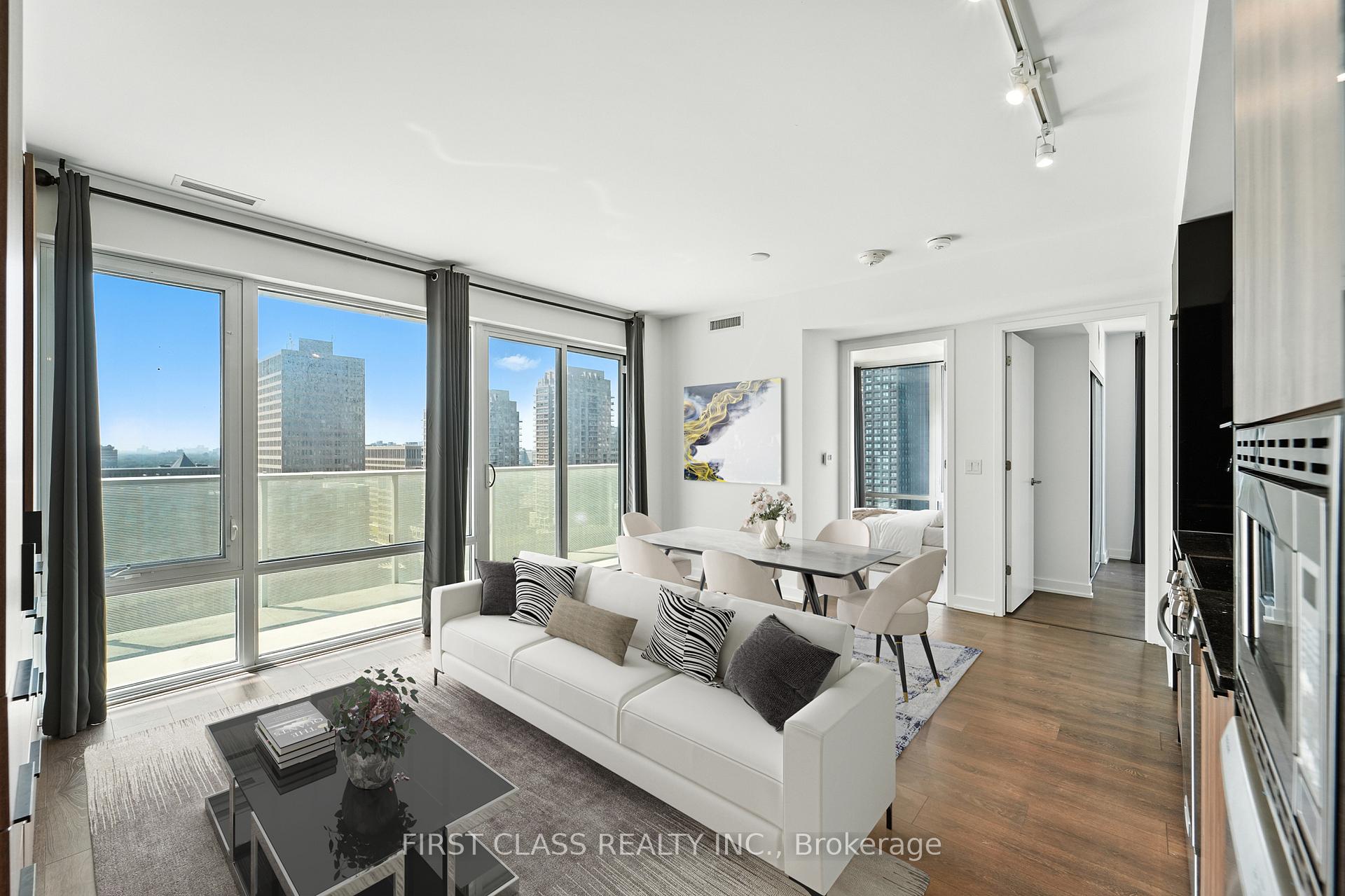 Front of Unit 1802, 501 Yonge Street