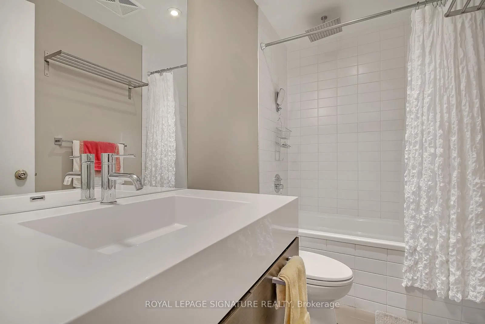 Photo 7 of Unit 804, 90 Broadview Avenue, Toronto, South Riverdale — HOMEH