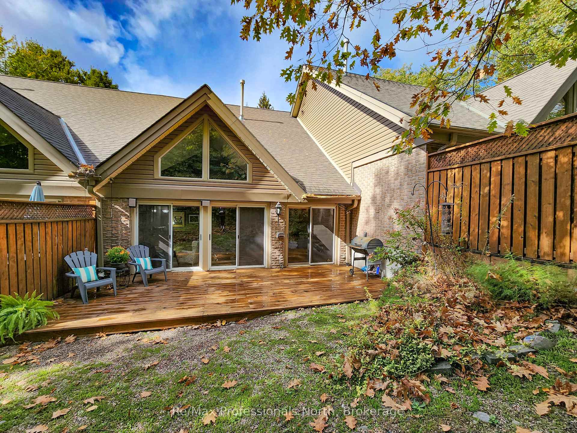 Photo 22 of 44 Fairways Court, Bracebridge, Macaulay — HOMEH