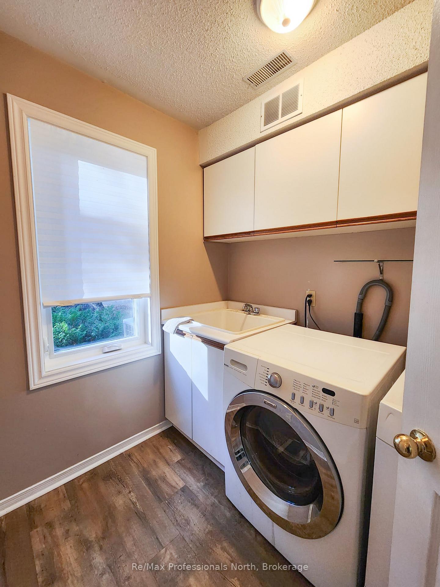 Photo 39 of 44 Fairways Court, Bracebridge, Macaulay — HOMEH