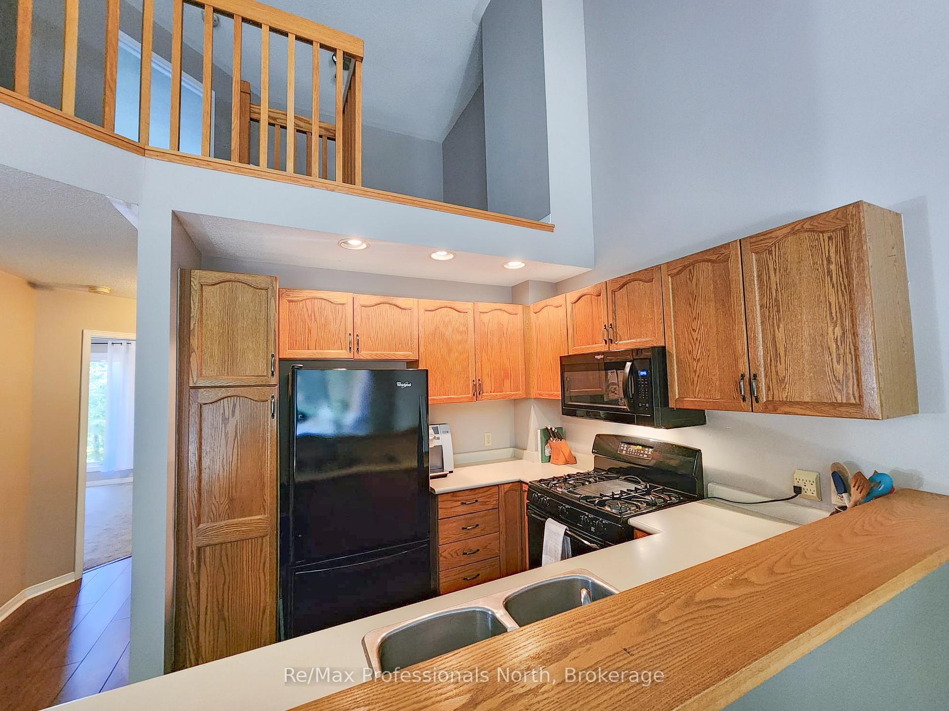 Photo 11 of 44 Fairways Court, Bracebridge, Macaulay — HOMEH