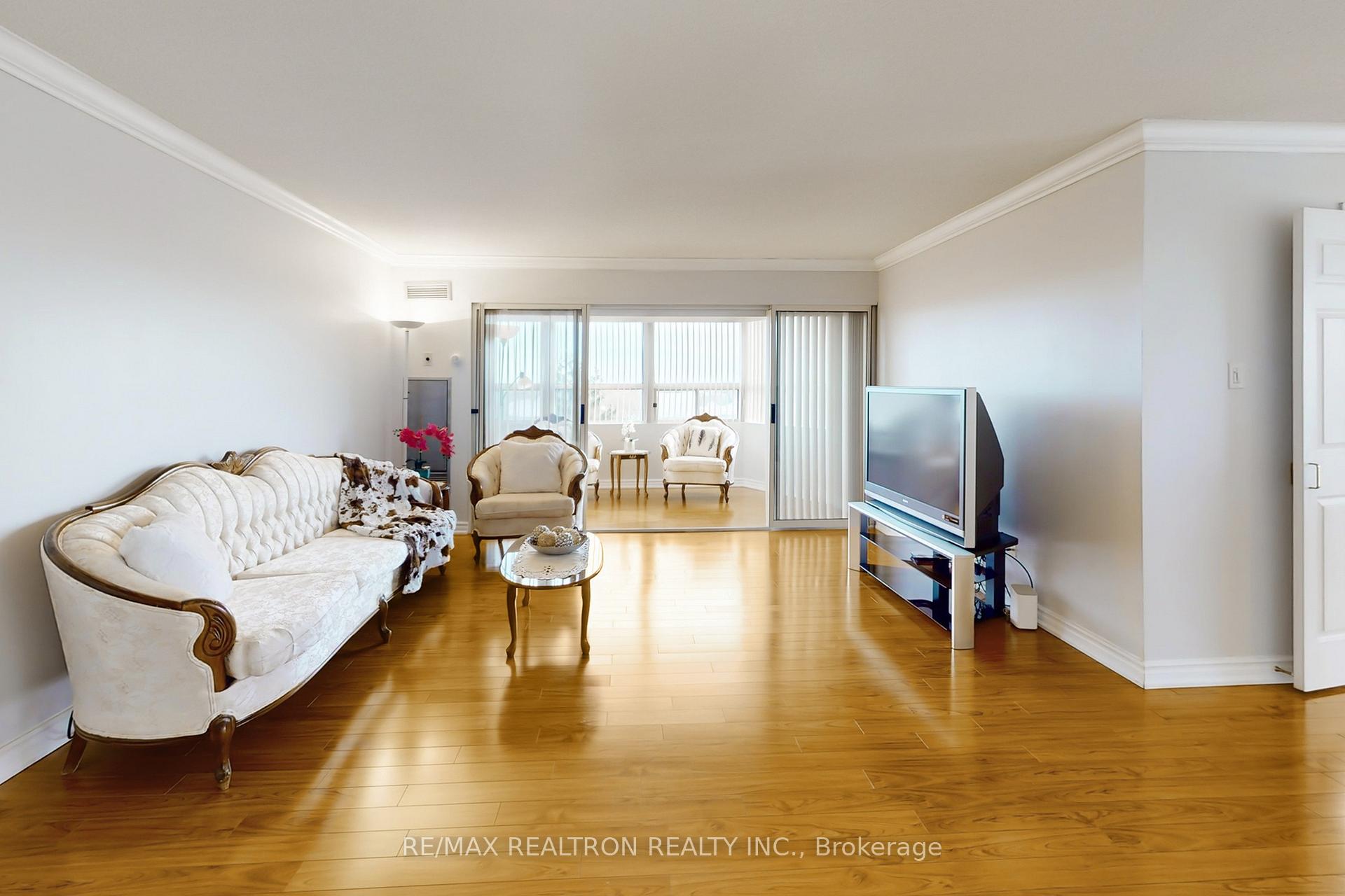Photo 10 of Unit 613, 2 Raymerville Drive, Markham, Raymerville — HOMEH