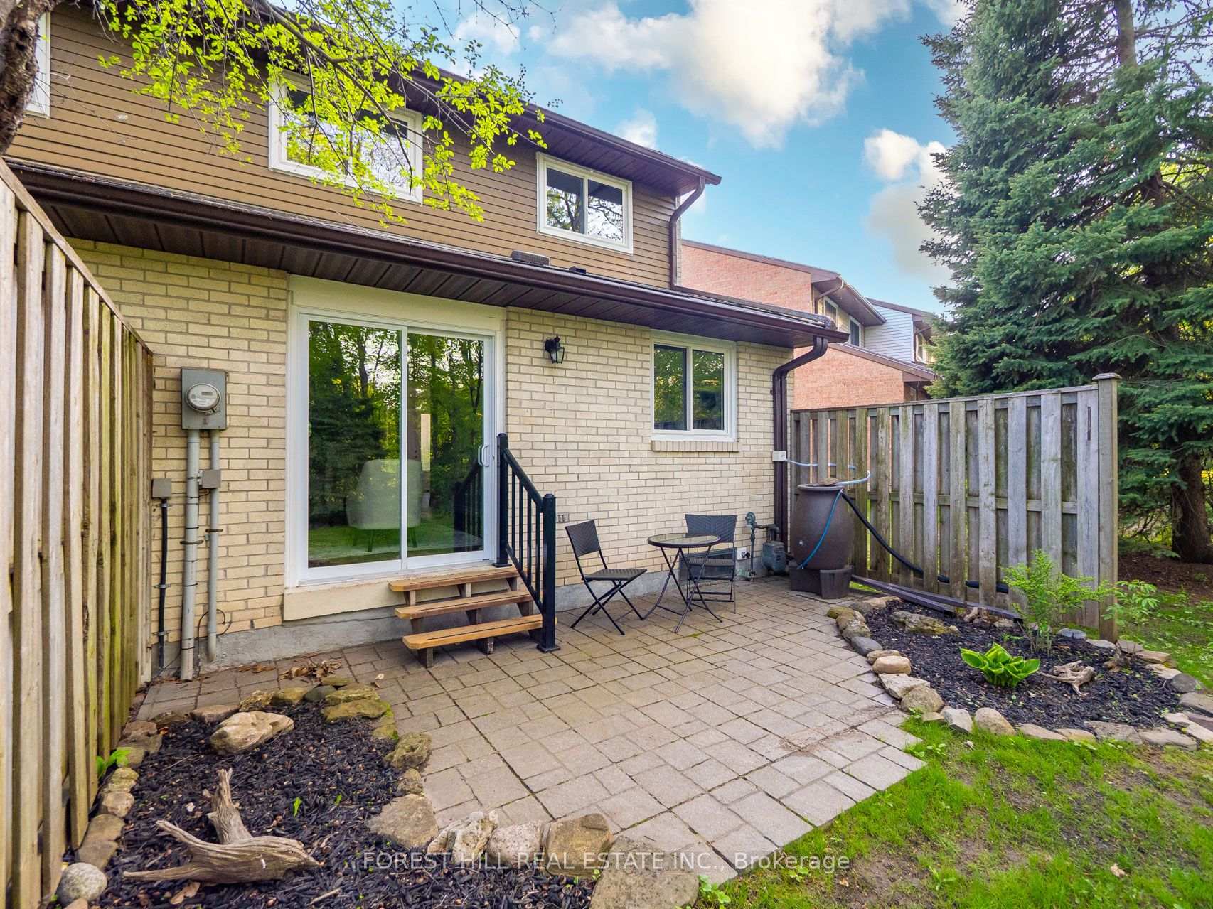 Photo 10 of 47 Lynden Circle, Halton Hills, Georgetown — HOMEH